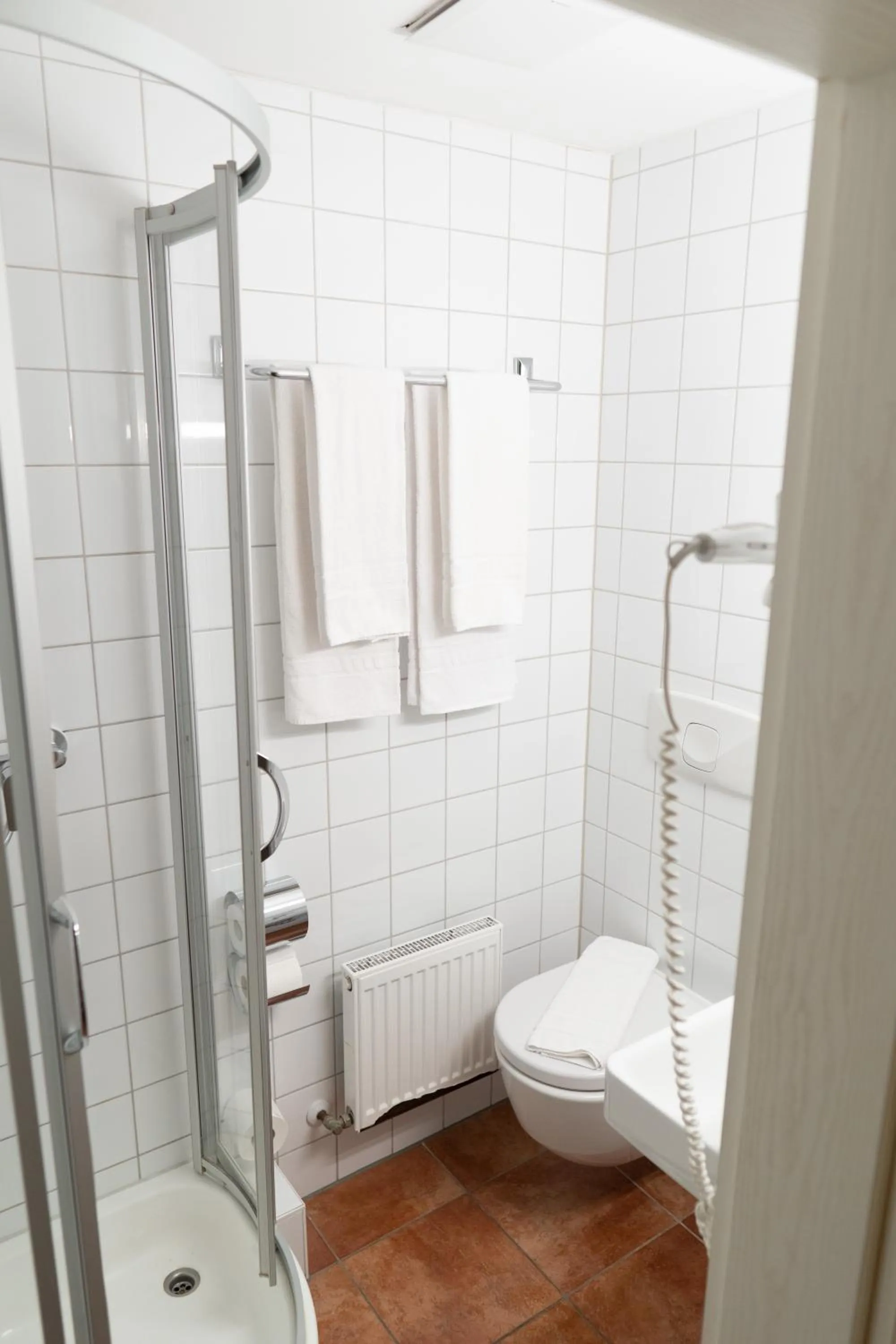 Shower in Hotel Restaurant Mughal