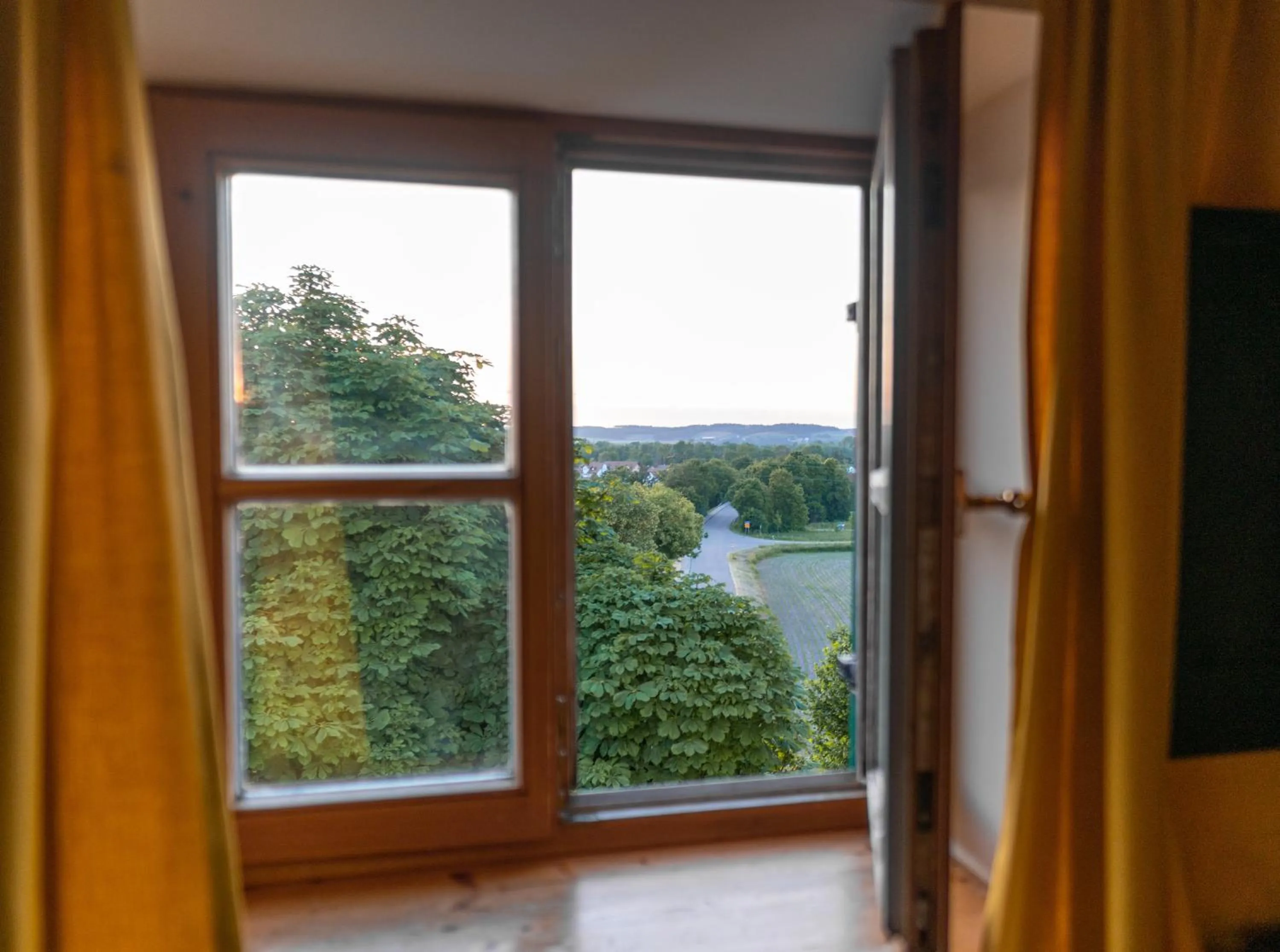 Day in Hotel Restaurant Mughal