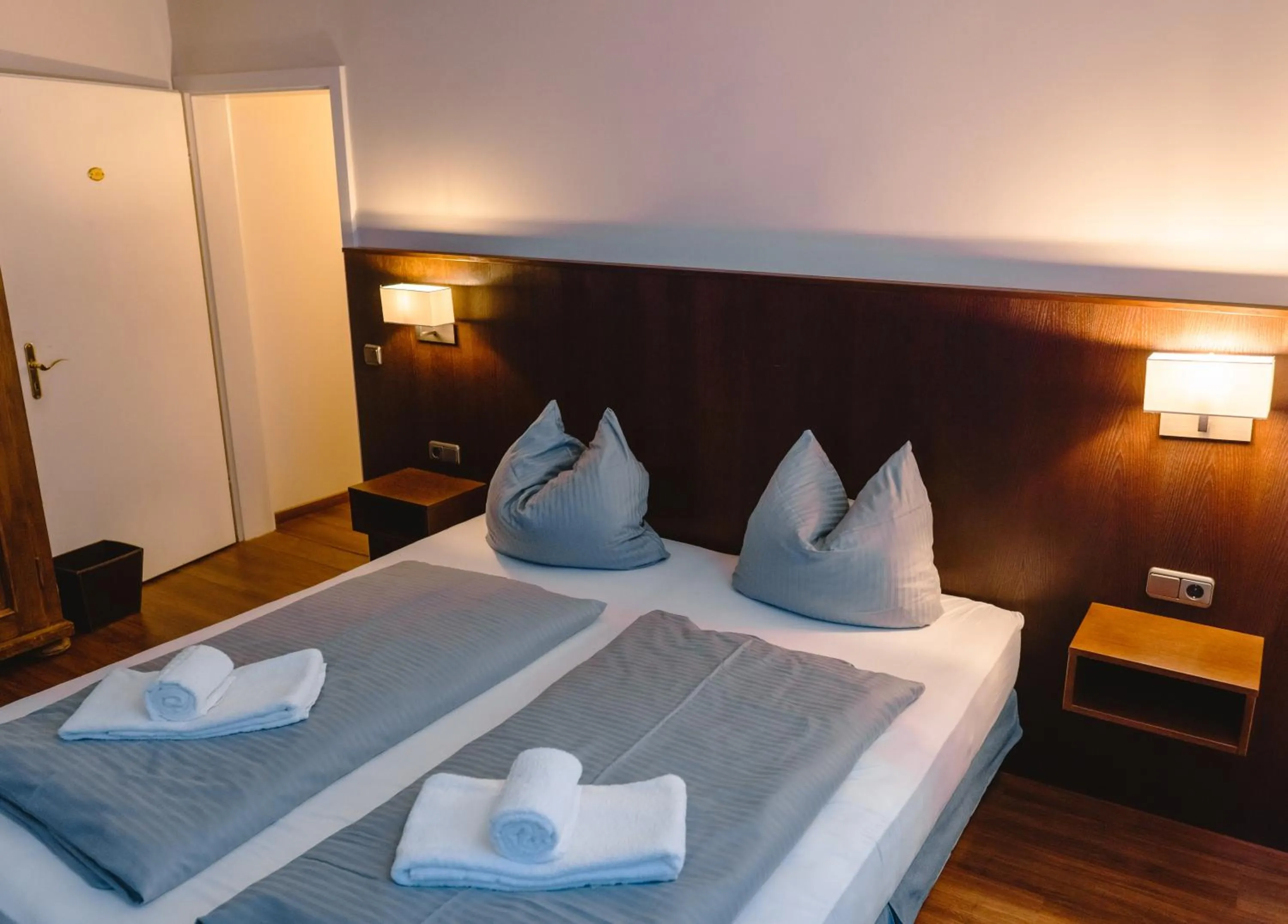 Bed in Hotel Restaurant Mughal