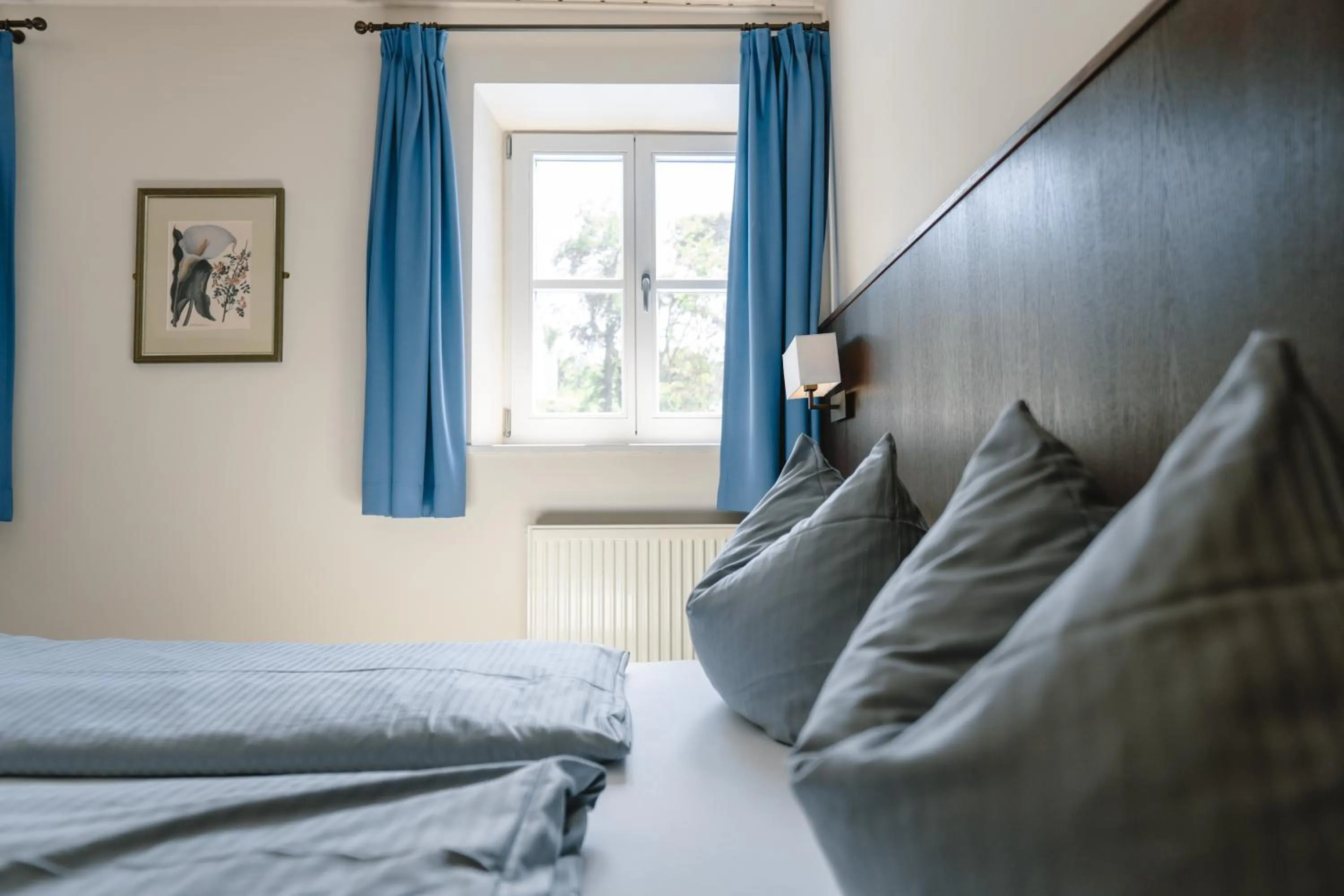 Bed in Hotel Restaurant Mughal