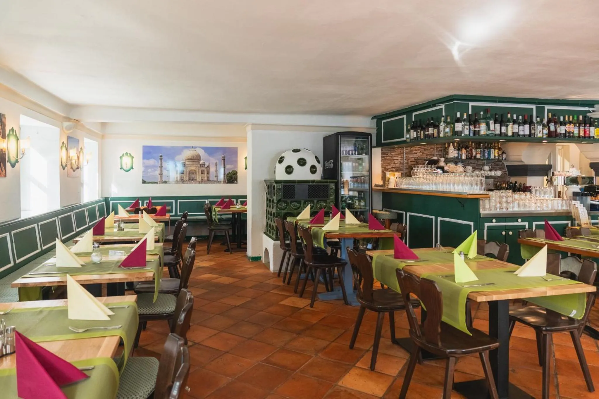 Restaurant/places to eat in Hotel Restaurant Mughal