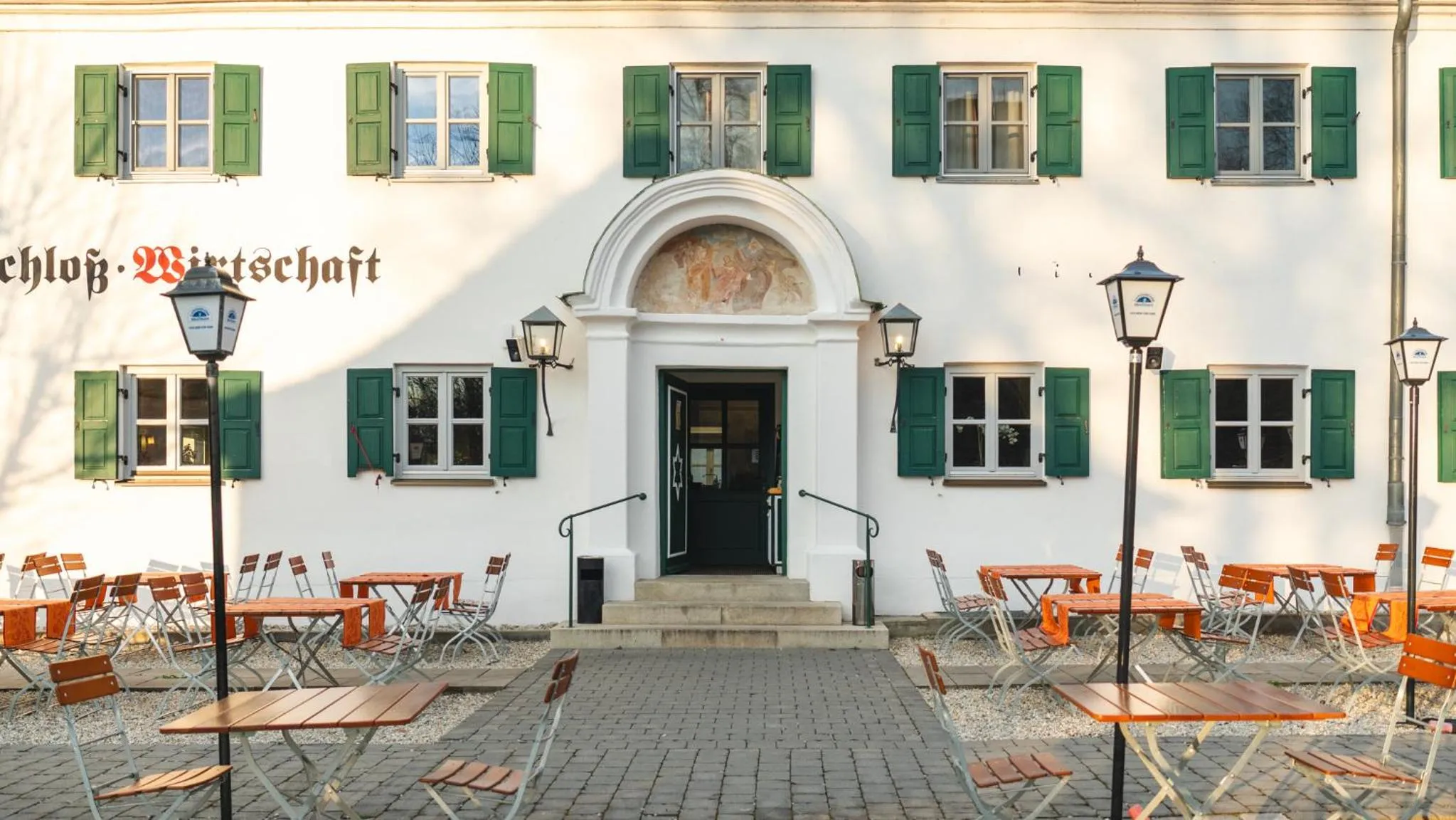 Property building in Hotel Restaurant Mughal