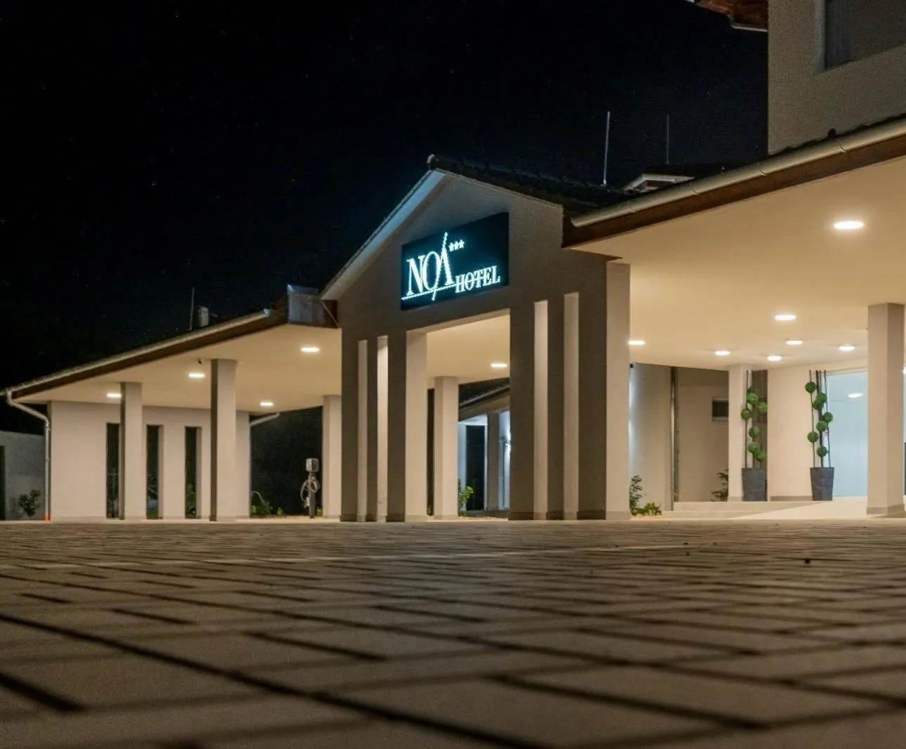 Property building in Airport Budapest Noa Panzió Noa Hotel