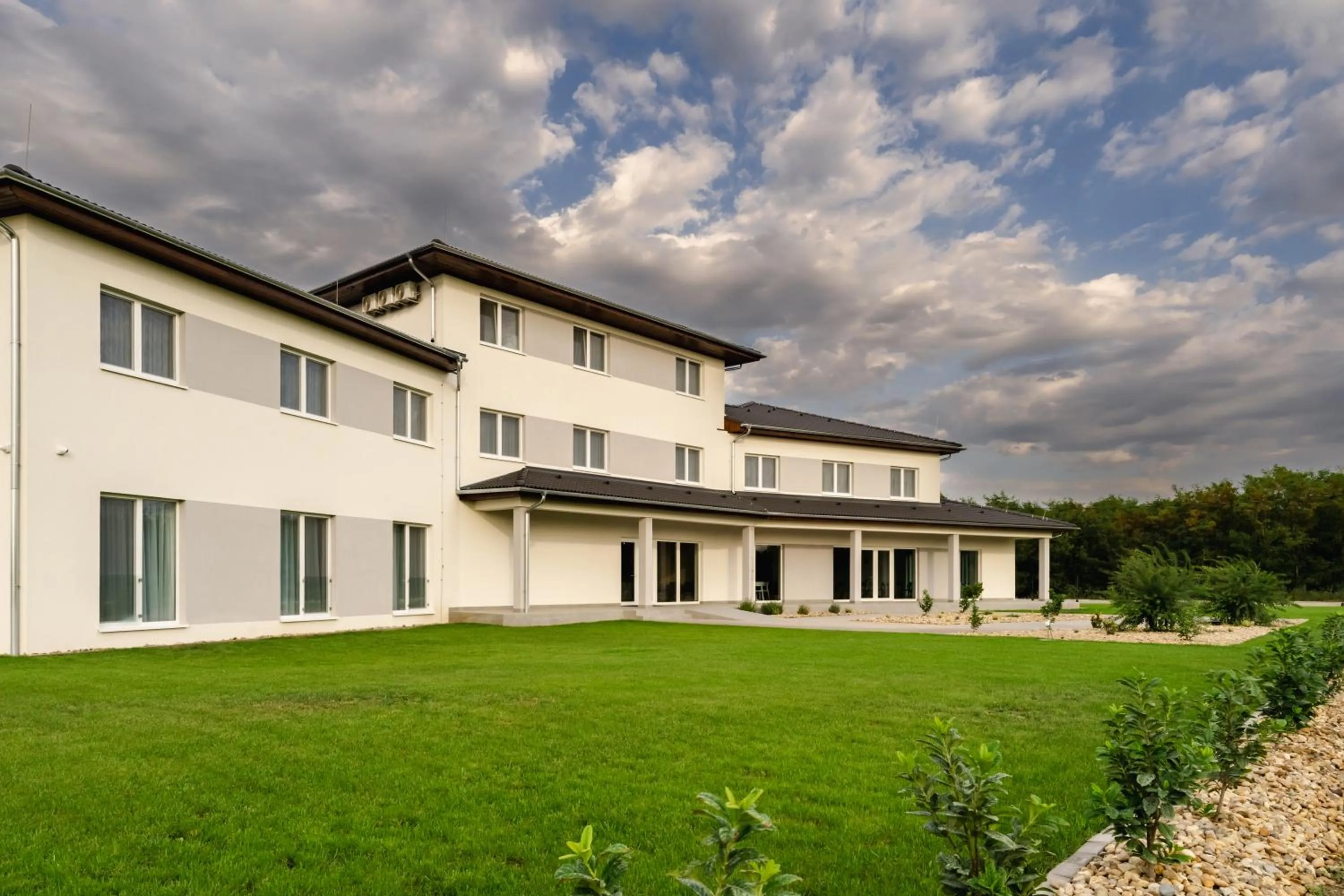 Property building in Noa Panzio