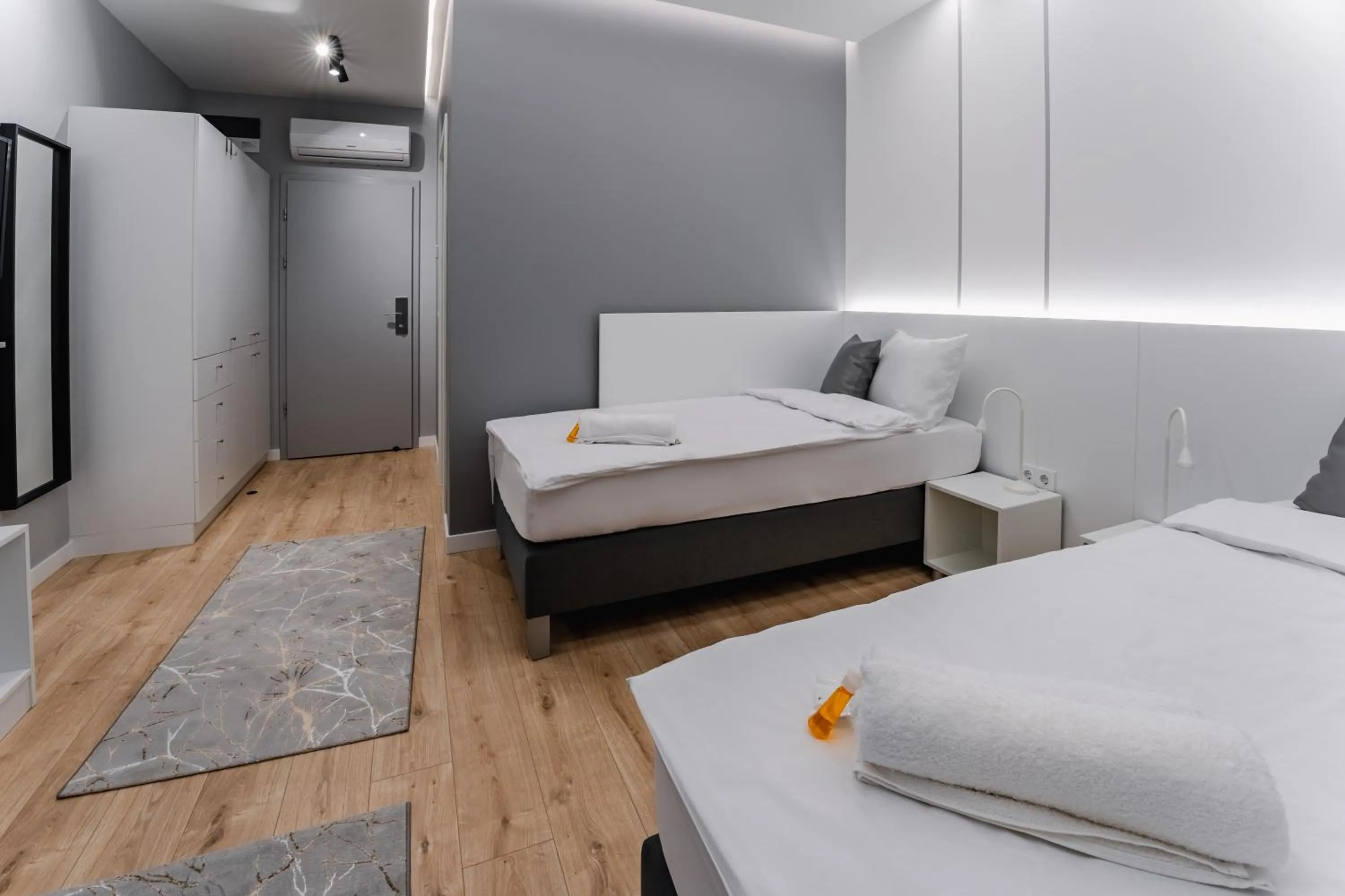 Photo of the whole room, Bed in Noa Panzio