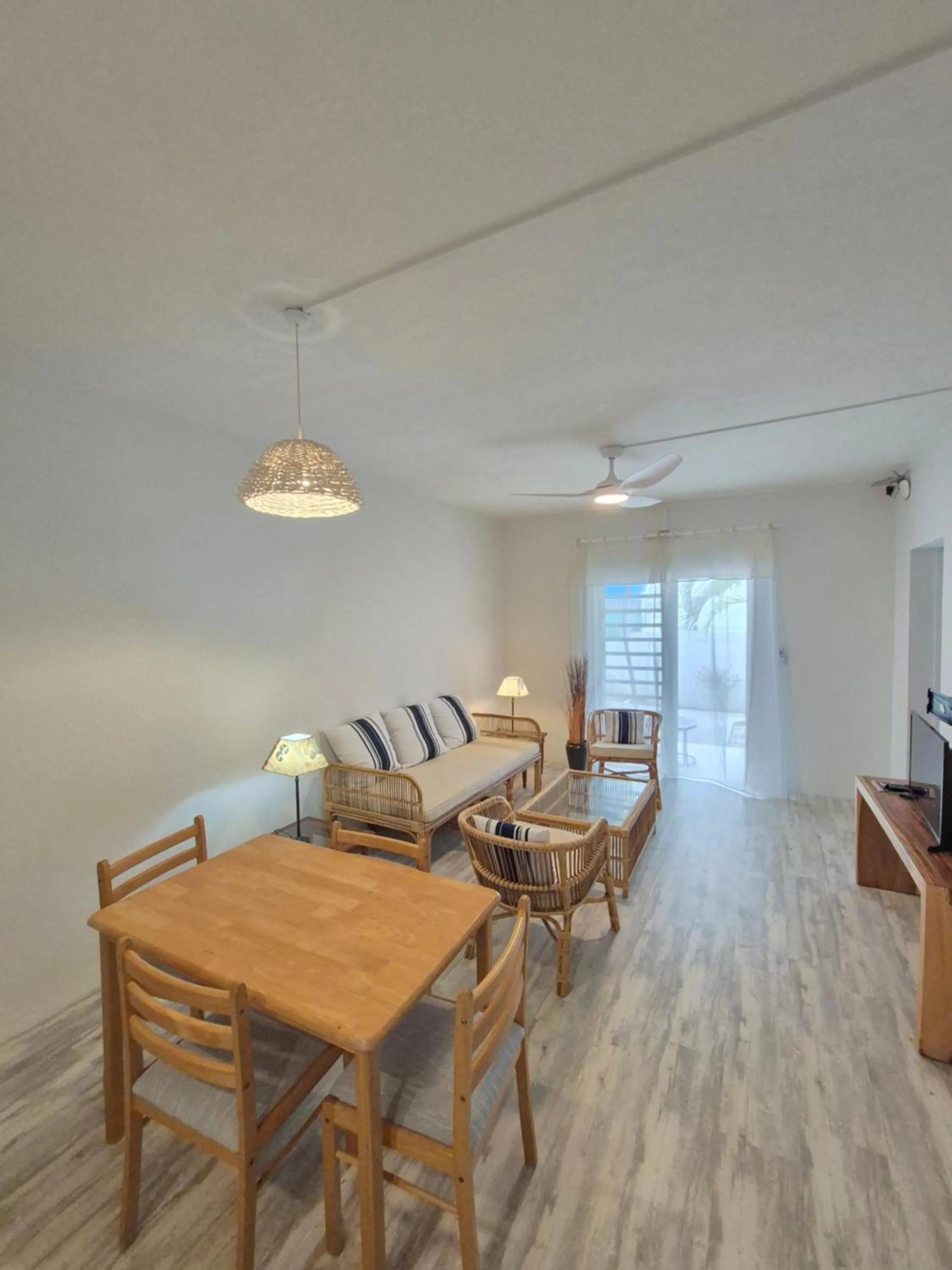 Dining area in Colibri Beach Villas