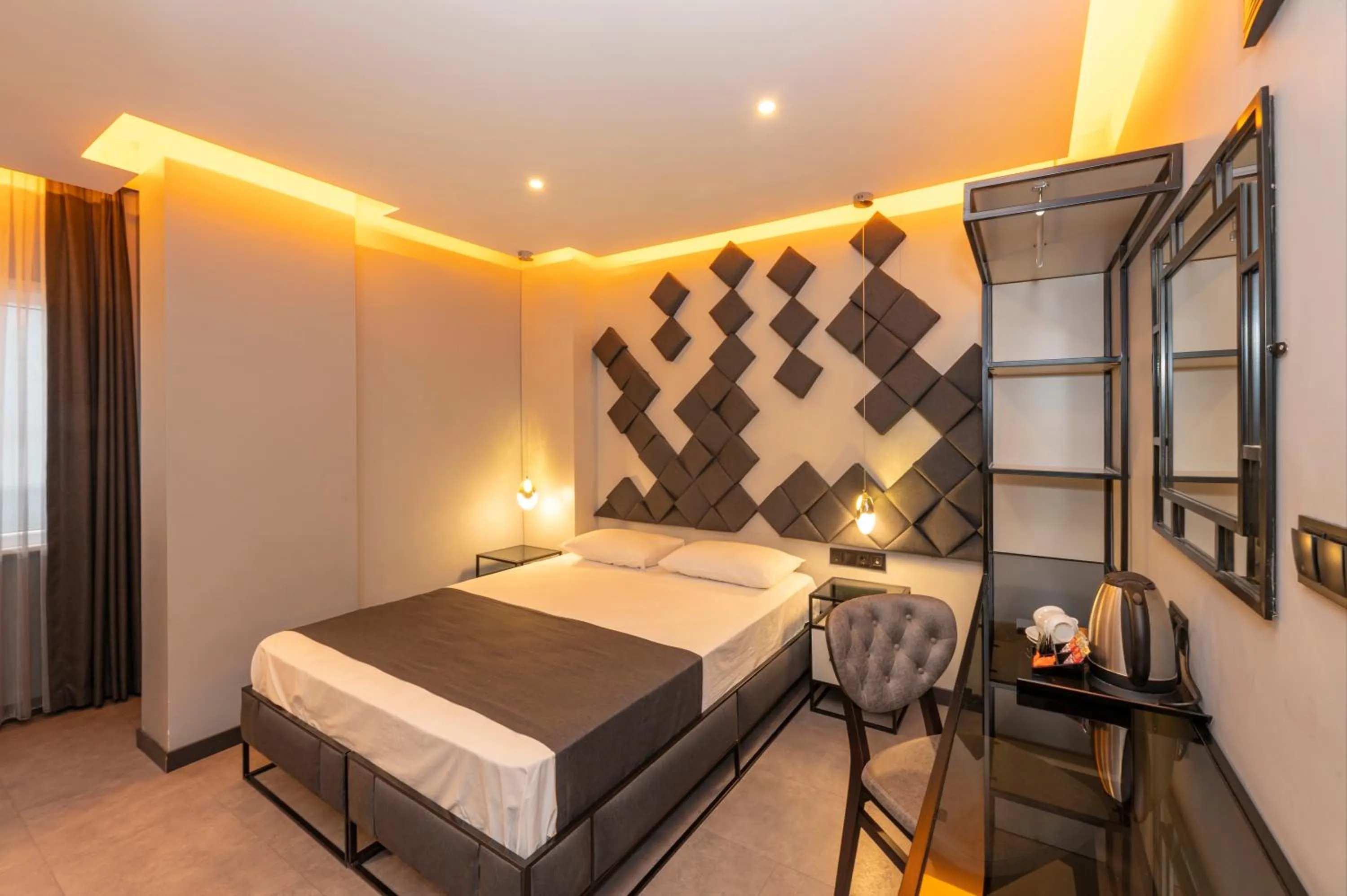 Photo of the whole room, Bed in White Palace Hotel