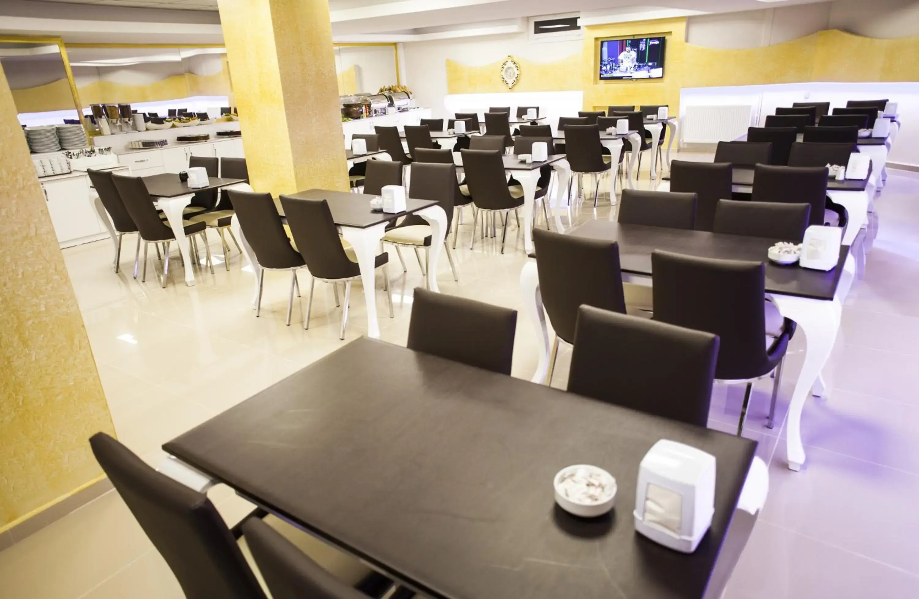 Restaurant/places to eat in White Palace Hotel Restaurant/places to eat in White Palace Hotel