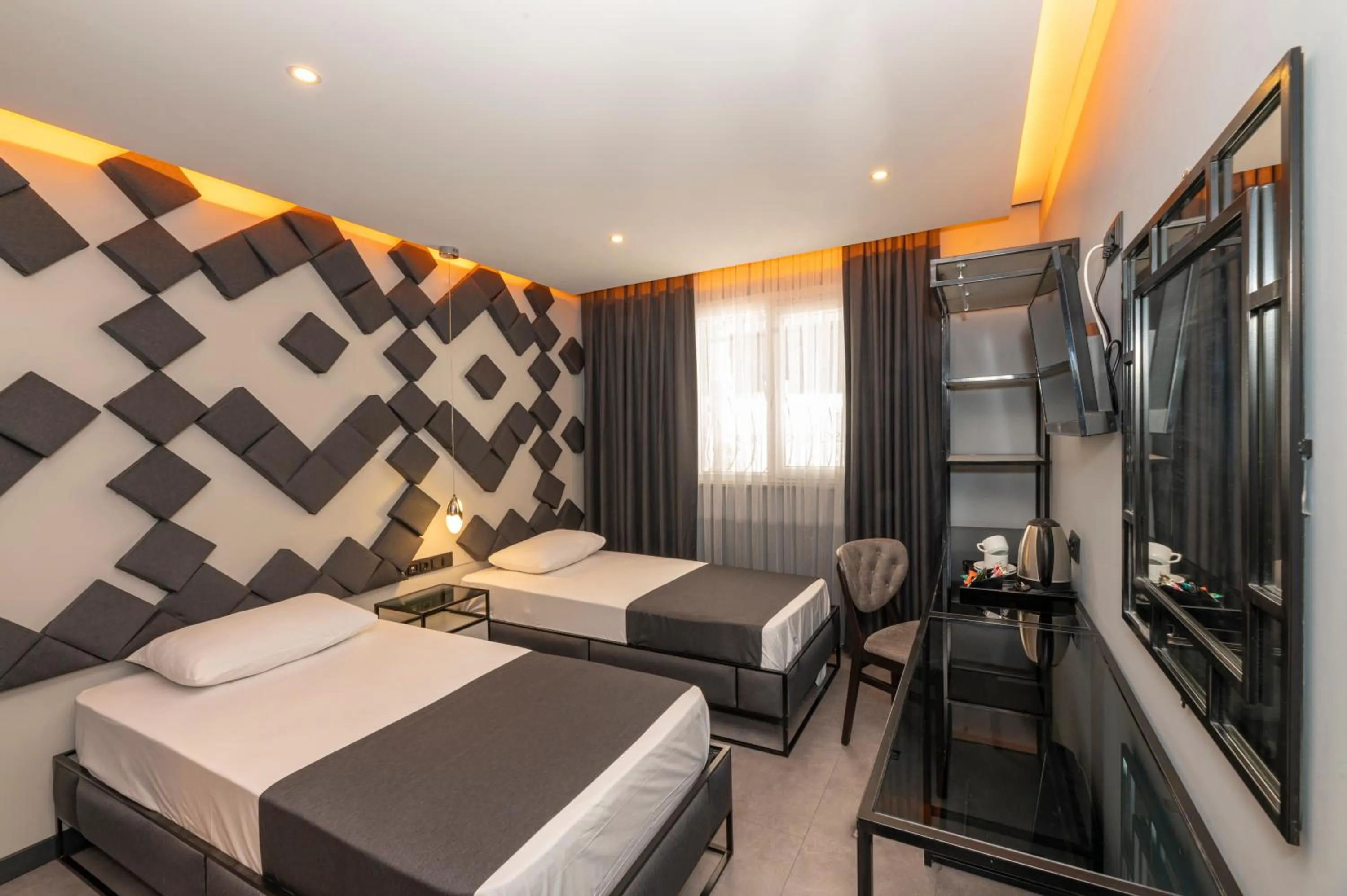 Photo of the whole room, Bed in White Palace Hotel