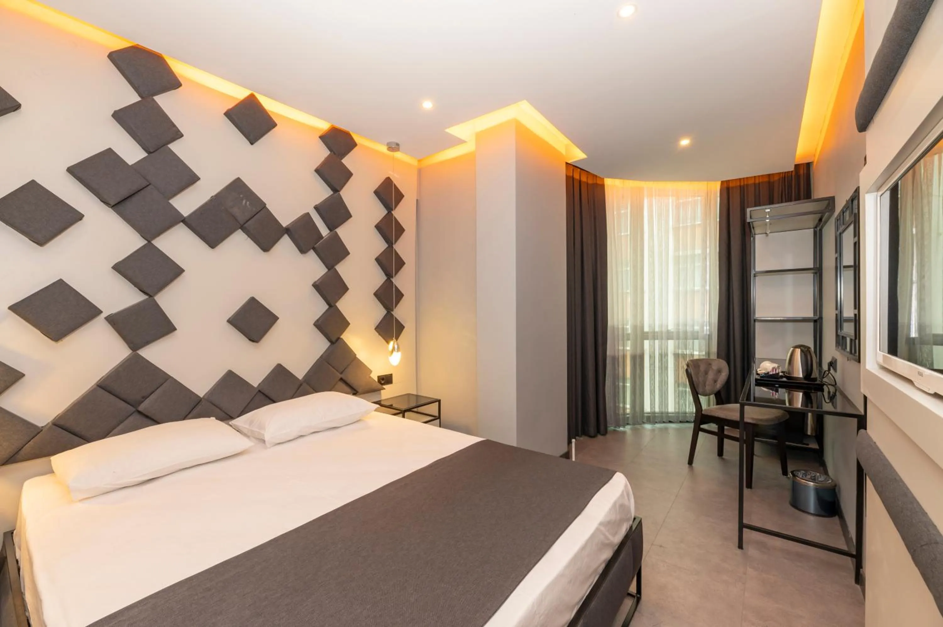 Massage, Bed in White Palace Hotel