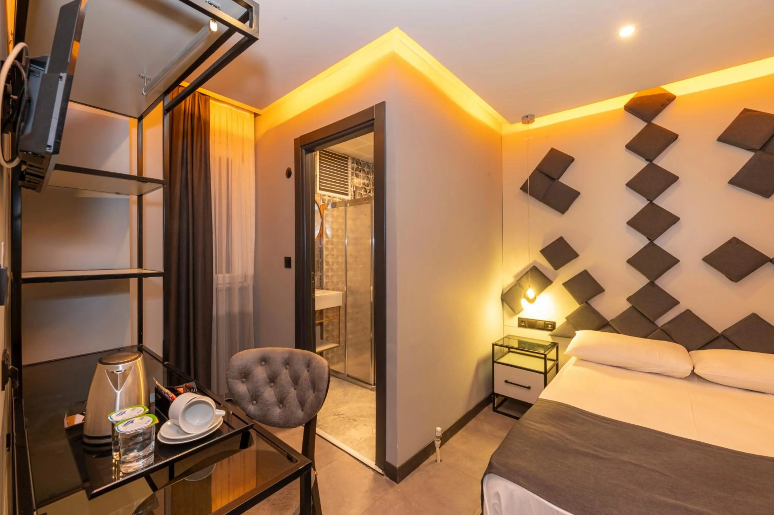 Massage, Bed in White Palace Hotel