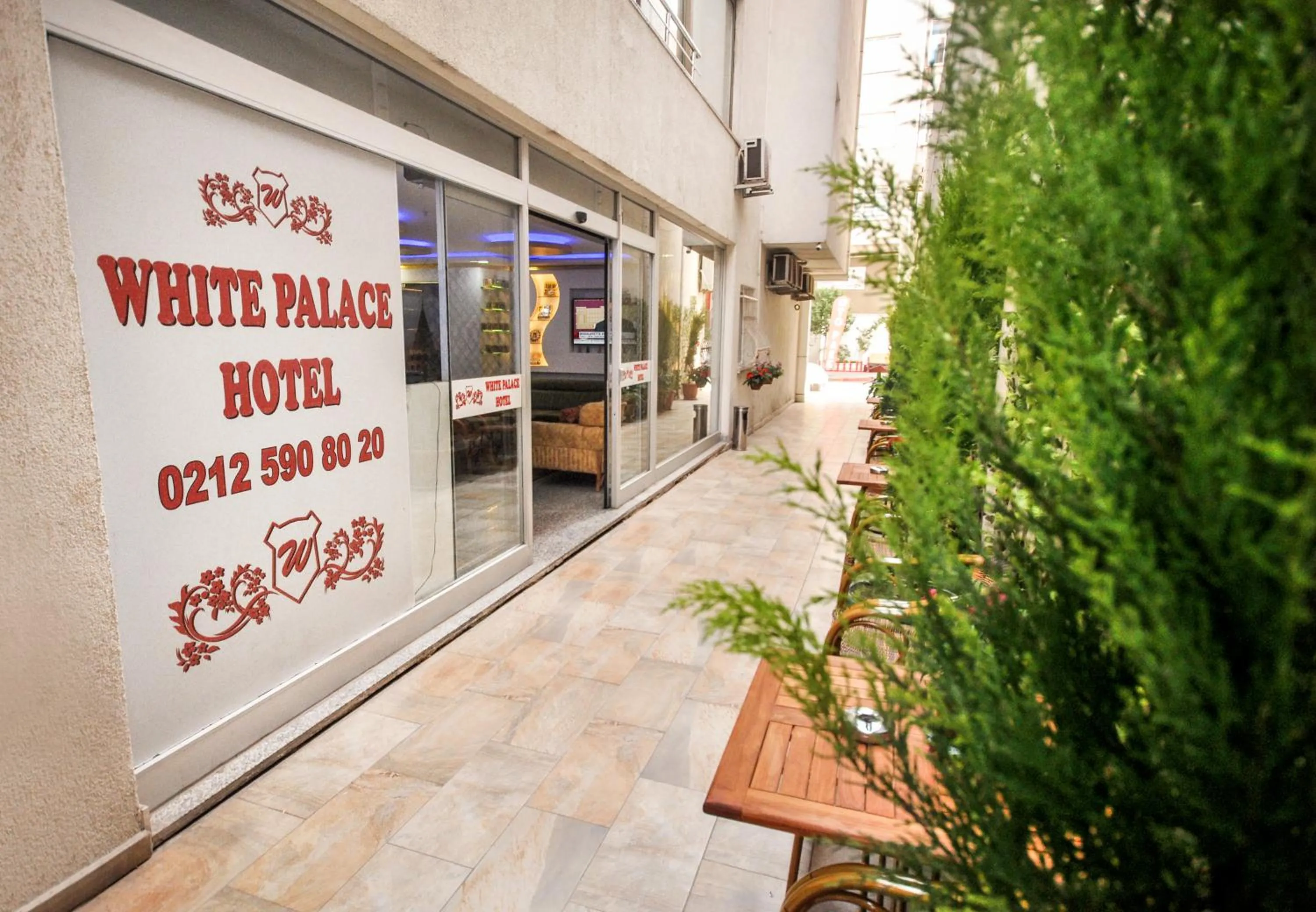 Facade/entrance in White Palace Hotel
