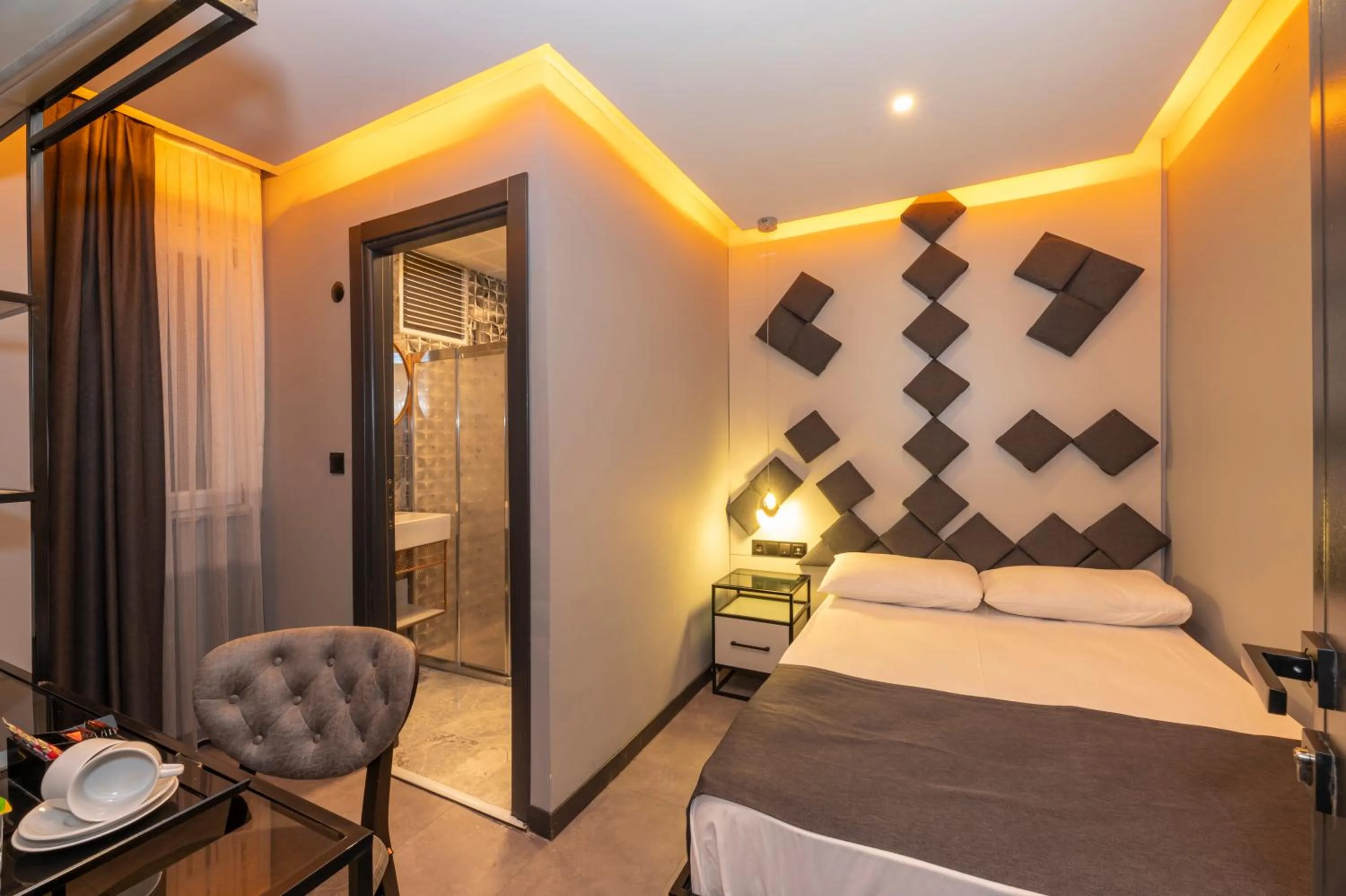 Massage, Bed in White Palace Hotel