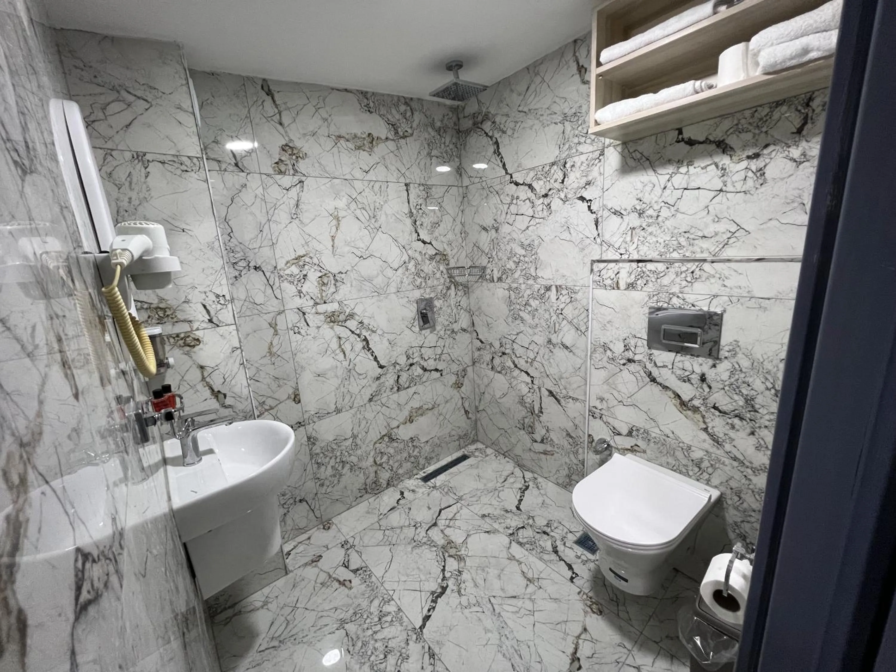 Bathroom in Hotel Prima