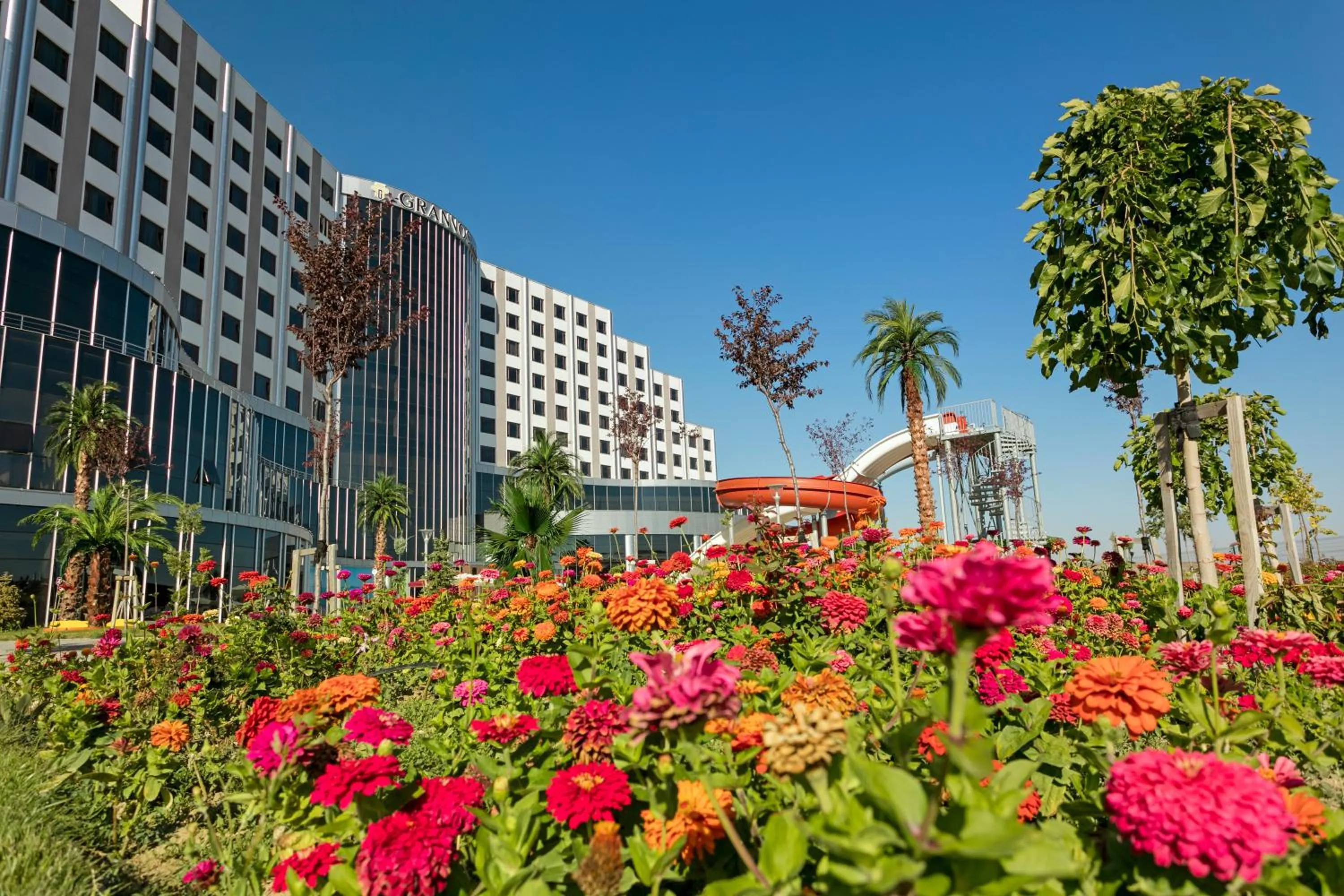 Garden in Grannos Thermal Hotel & Convention Center