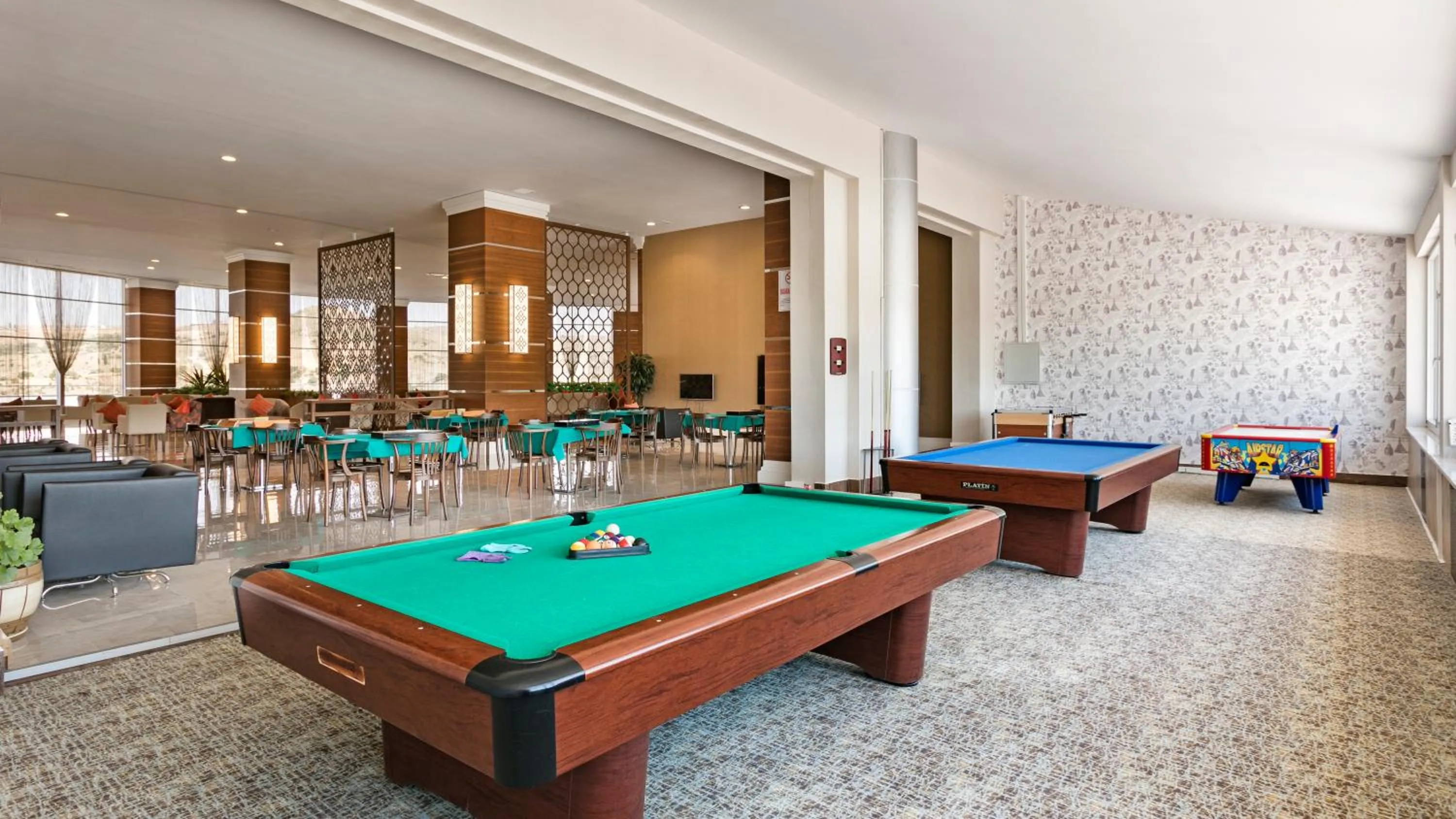 Entertainment in Grannos Thermal Hotel & Convention Center
