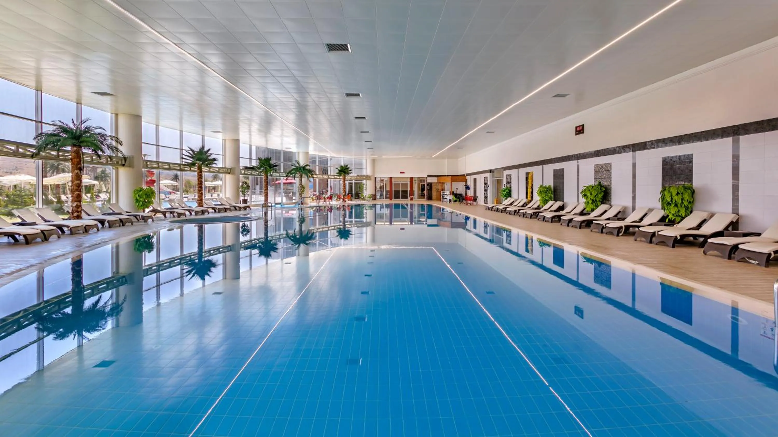 Swimming pool in Grannos Thermal Hotel & Convention Center
