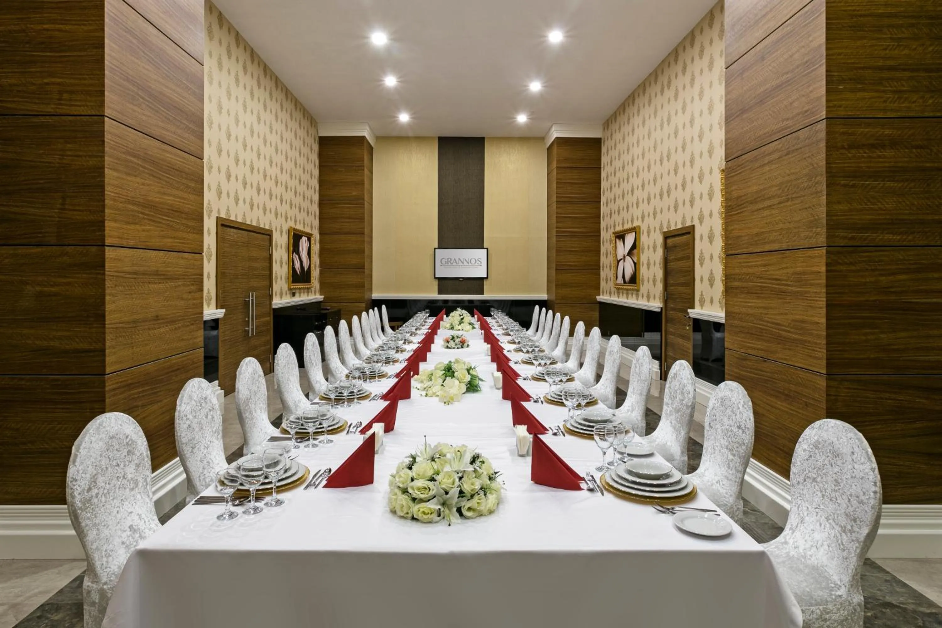 Business facilities in Grannos Thermal Hotel & Convention Center