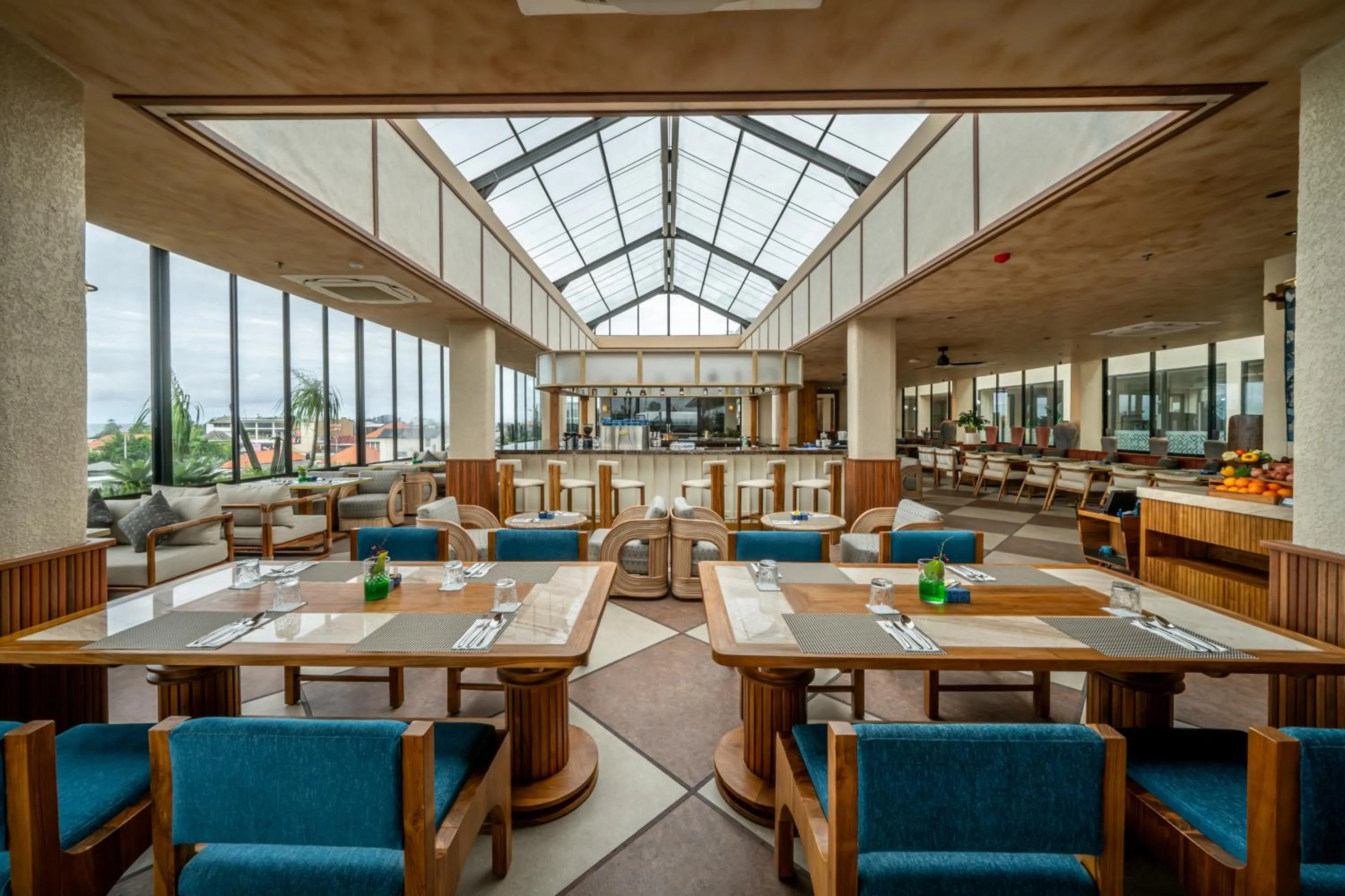 Restaurant/places to eat in TUI BLUE Berawa Hotel and Villas