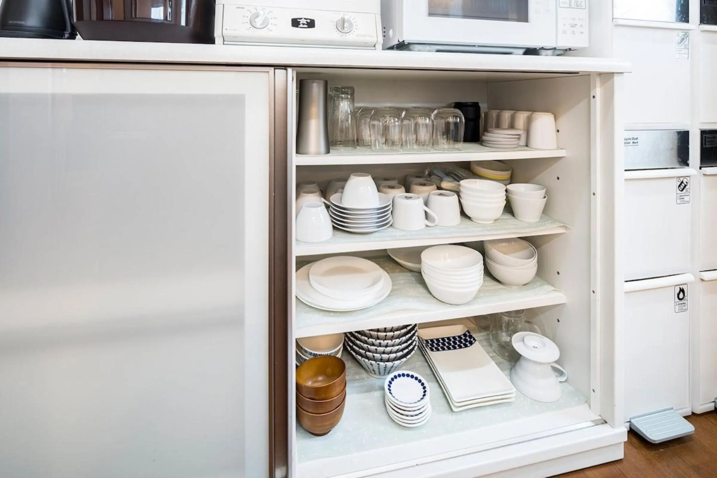 kitchen in Oceanfront Villa Hale Kahakai プライベートサウナ