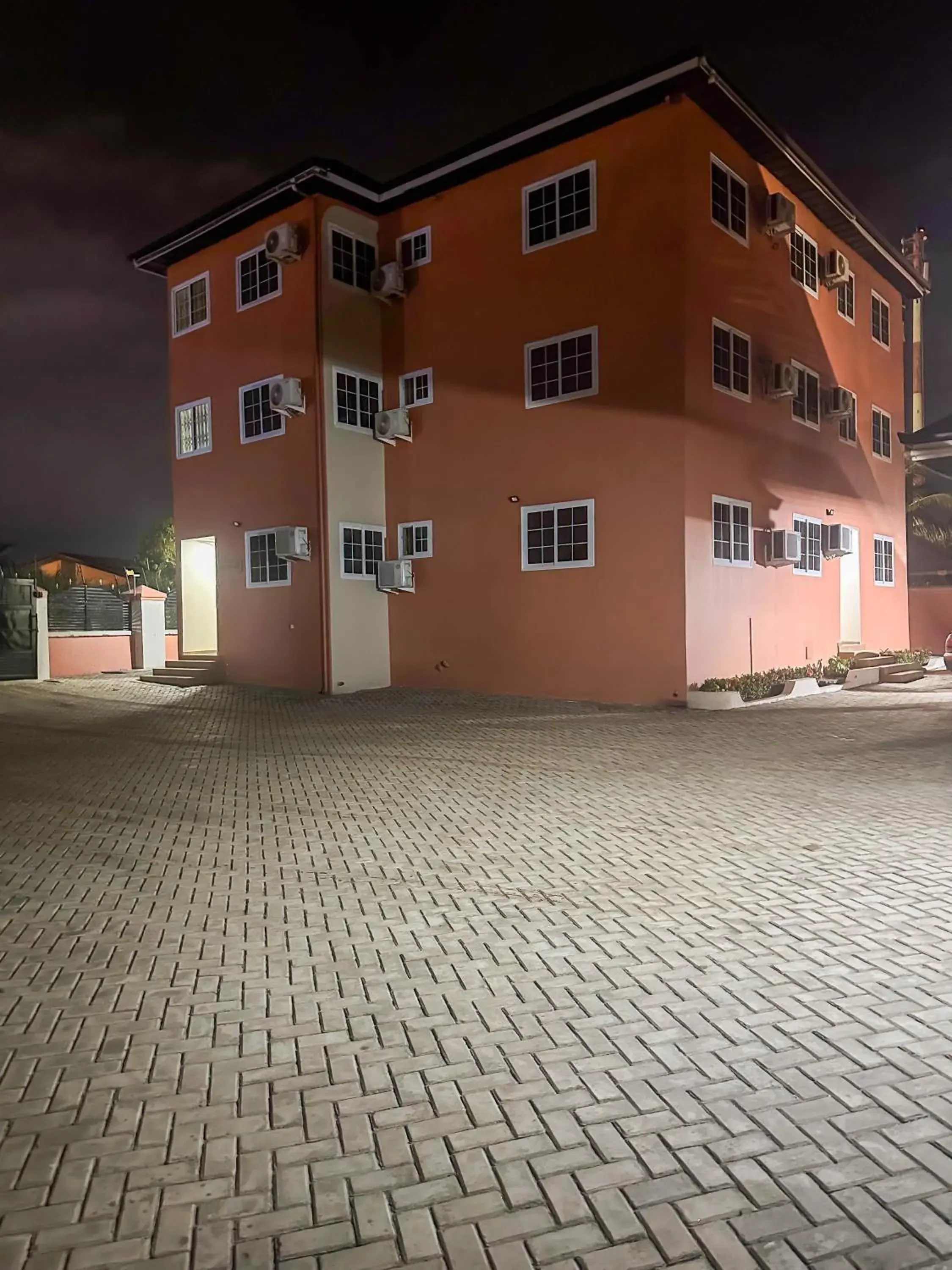 Property building in Senalli Hotel Property building in Senalli Hotel