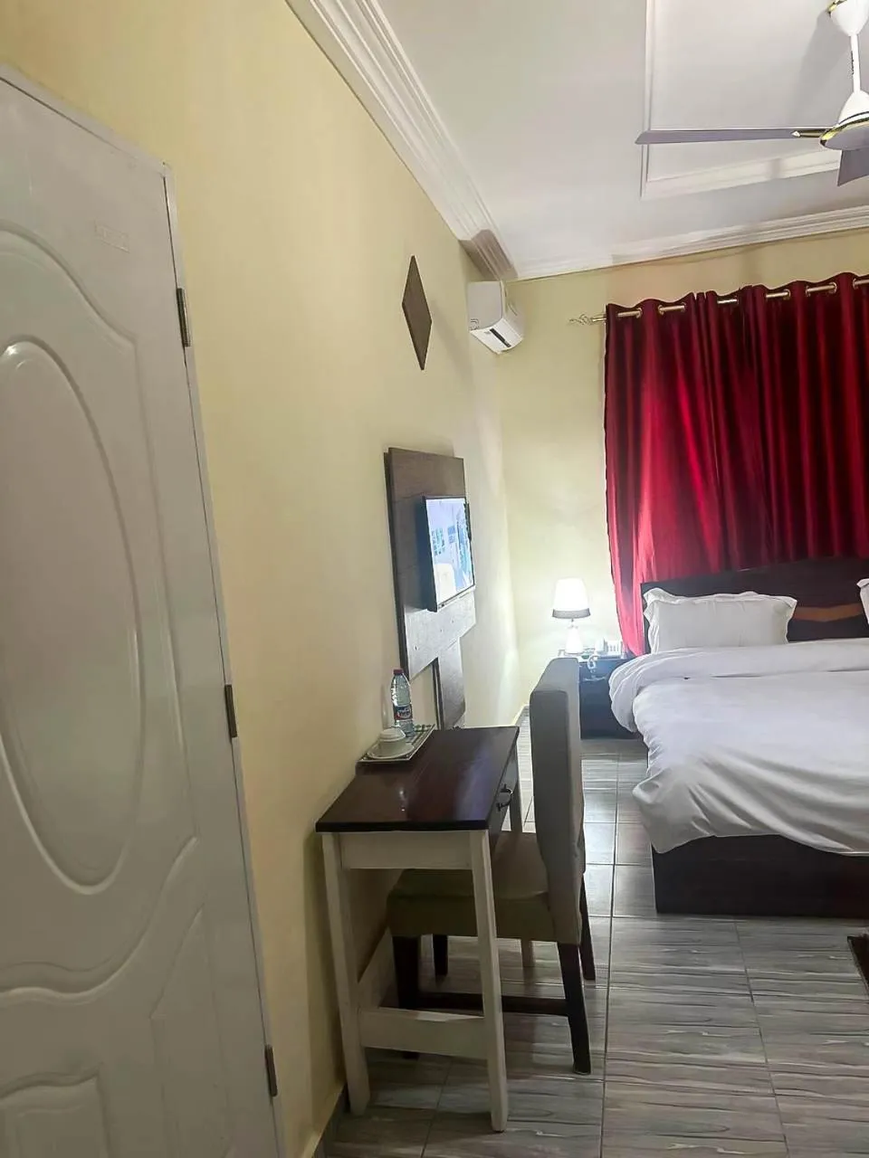 Bed in Senalli Hotel