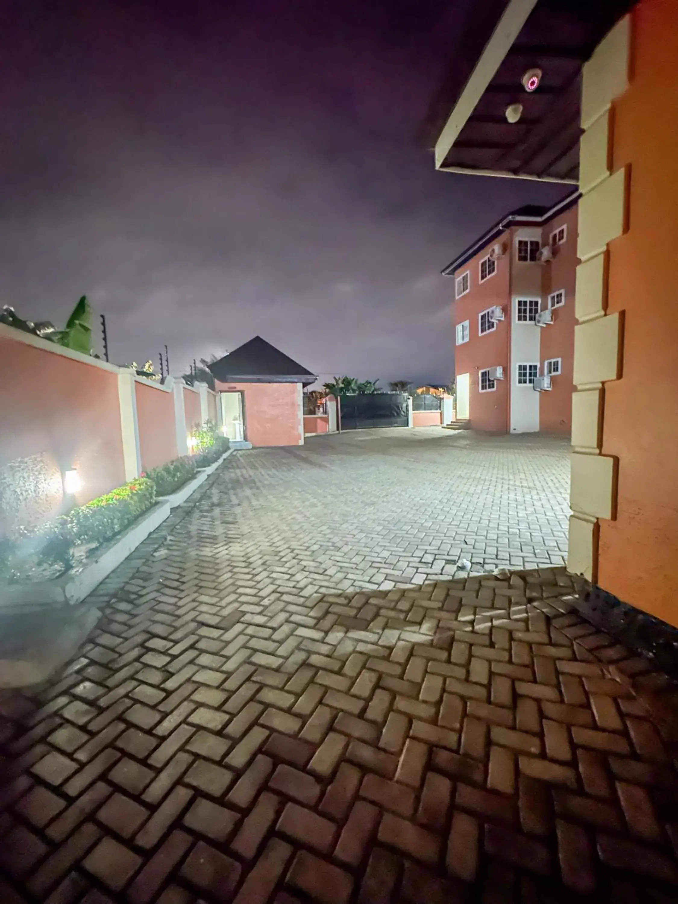 Property building in Senalli Hotel Property building in Senalli Hotel