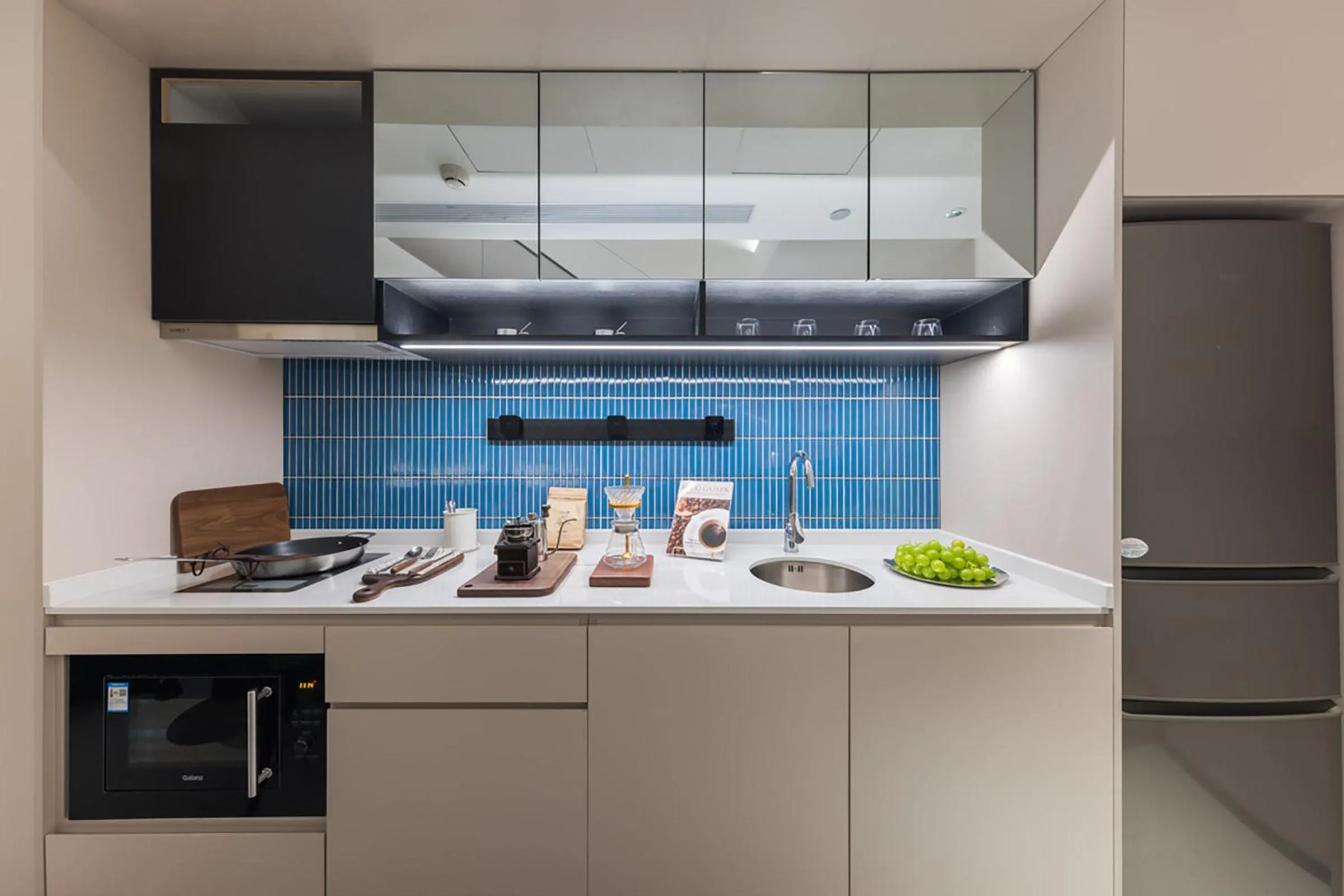 Kitchen or kitchenette in Suisse Place Beijing Jinsong Subway Station
