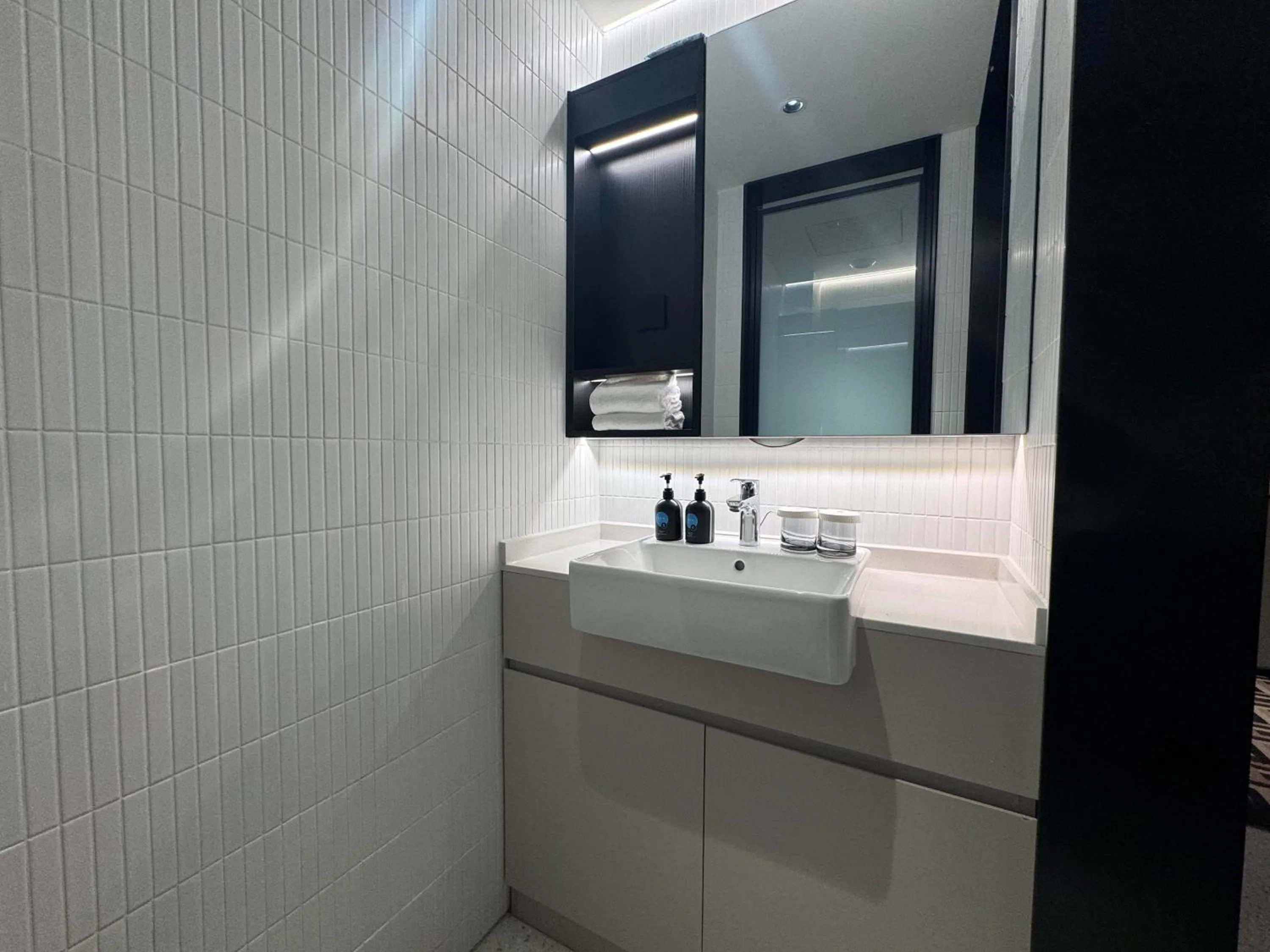 Bathroom in Suisse Place Beijing Jinsong Subway Station