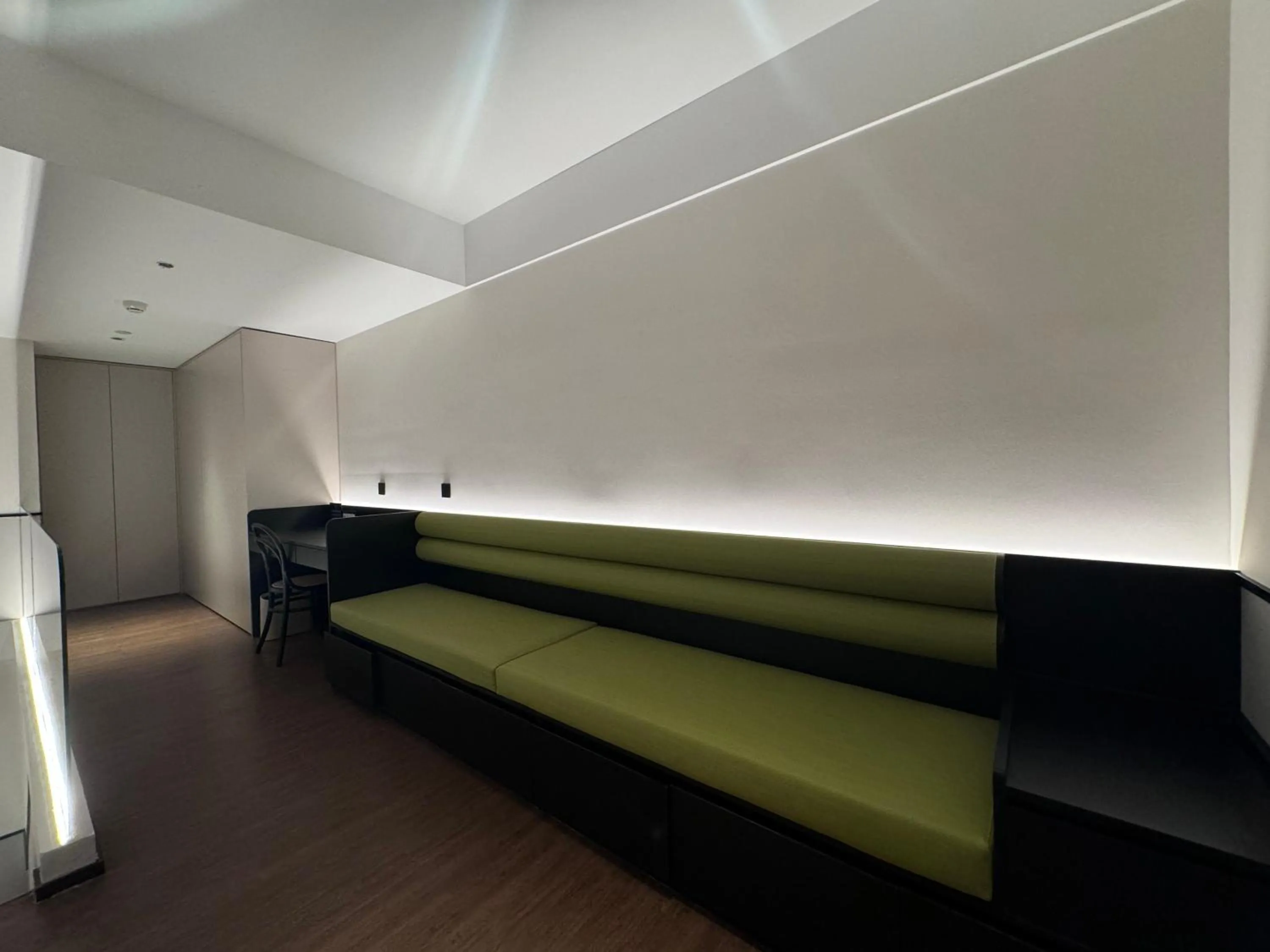 Living room, Bed in Suisse Place Beijing Jinsong Subway Station