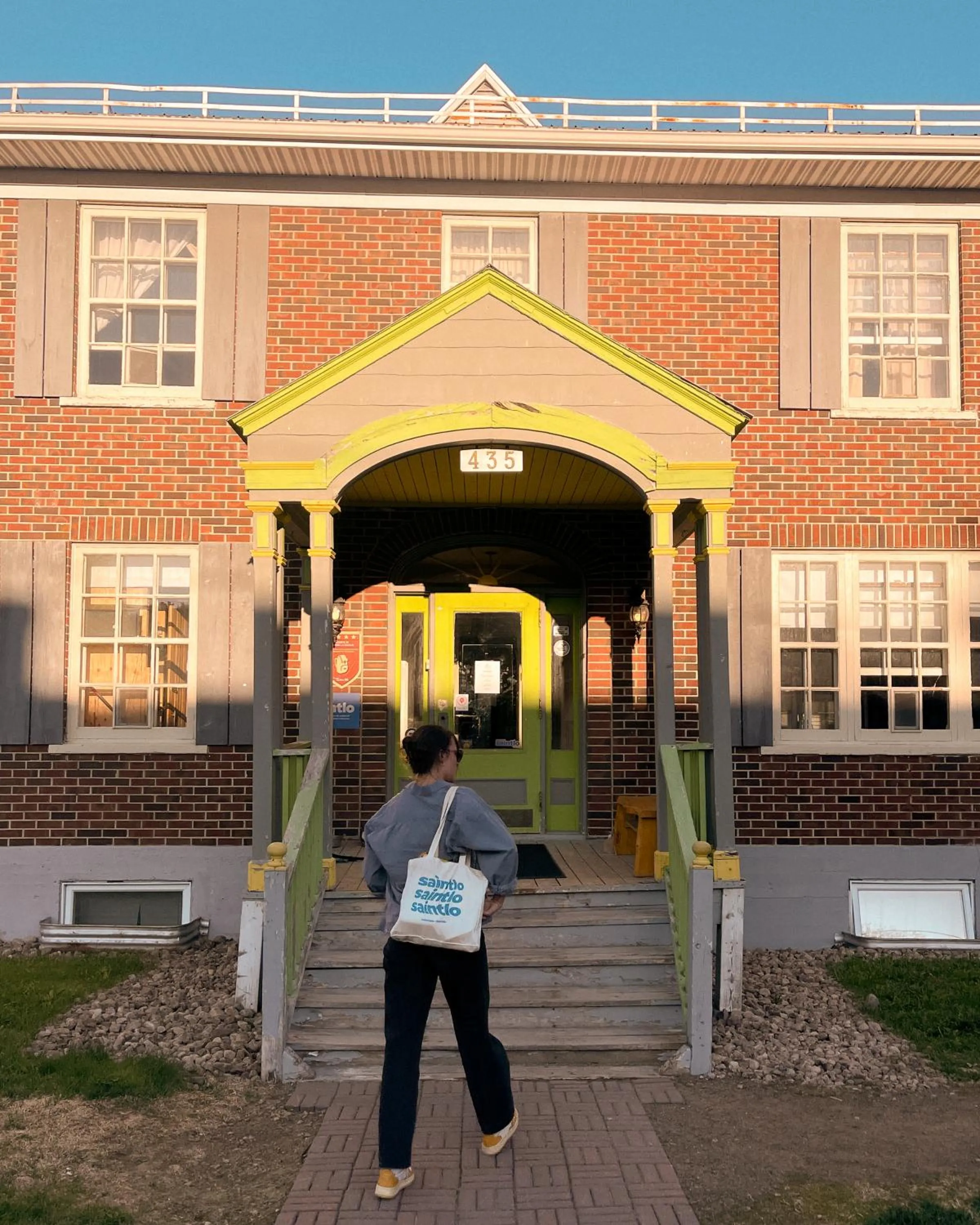 Property building in La Secousse