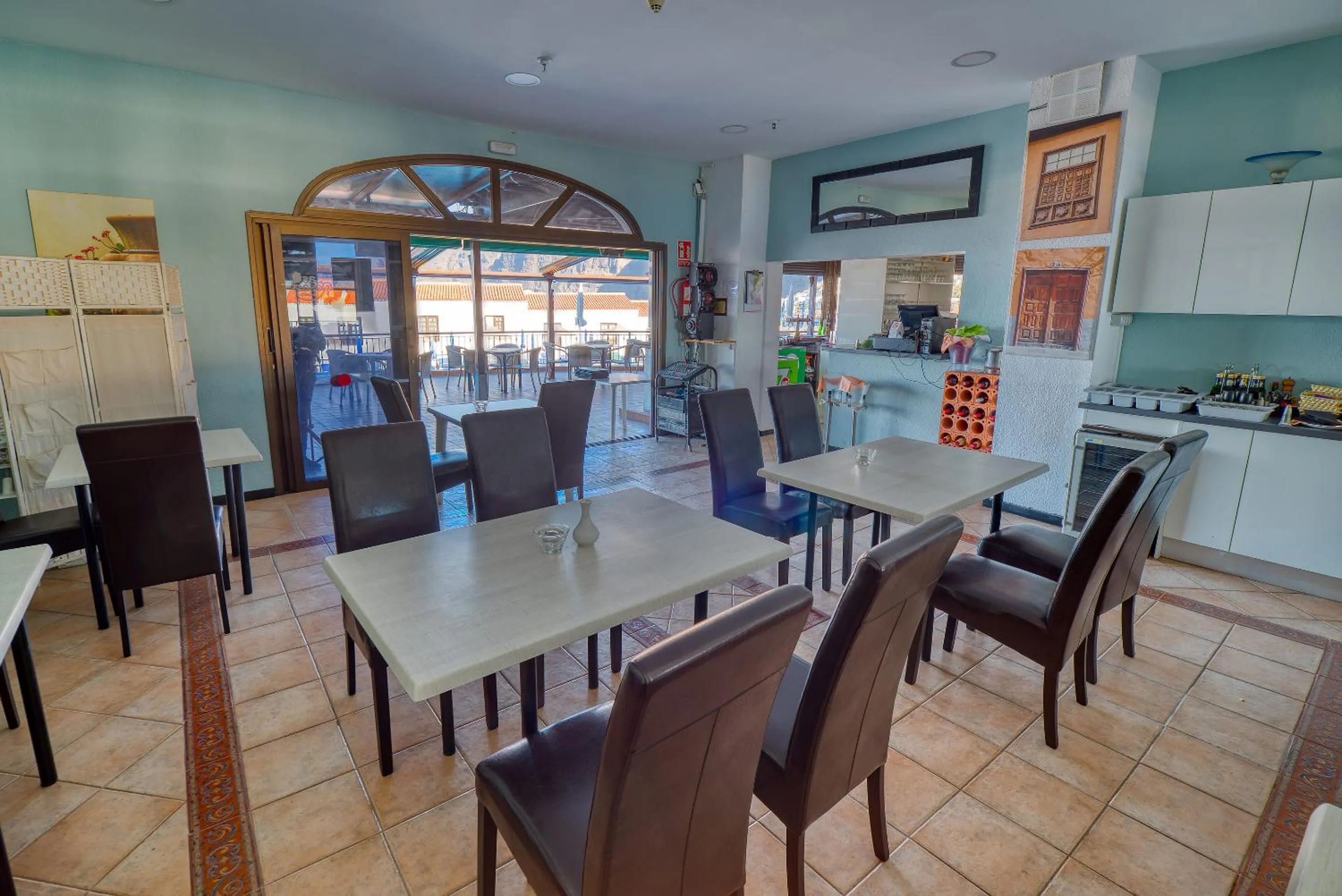 Restaurant/places to eat in Ona Las Rosas