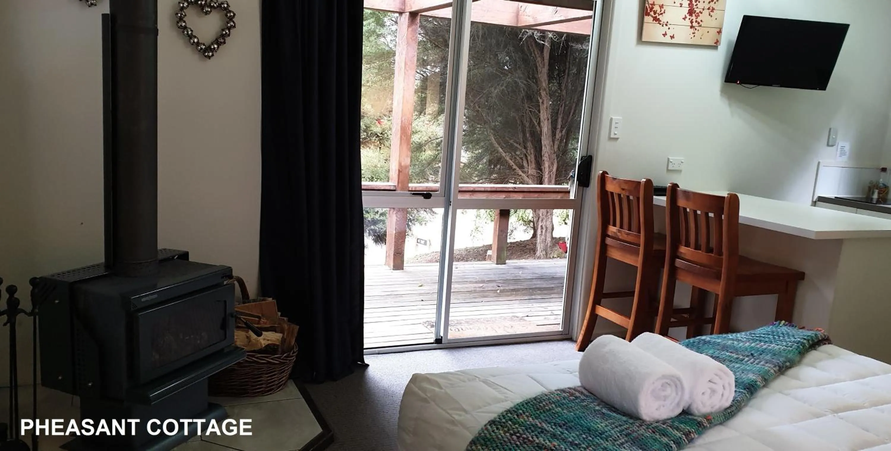 Property building, Bed in Mt Vernon