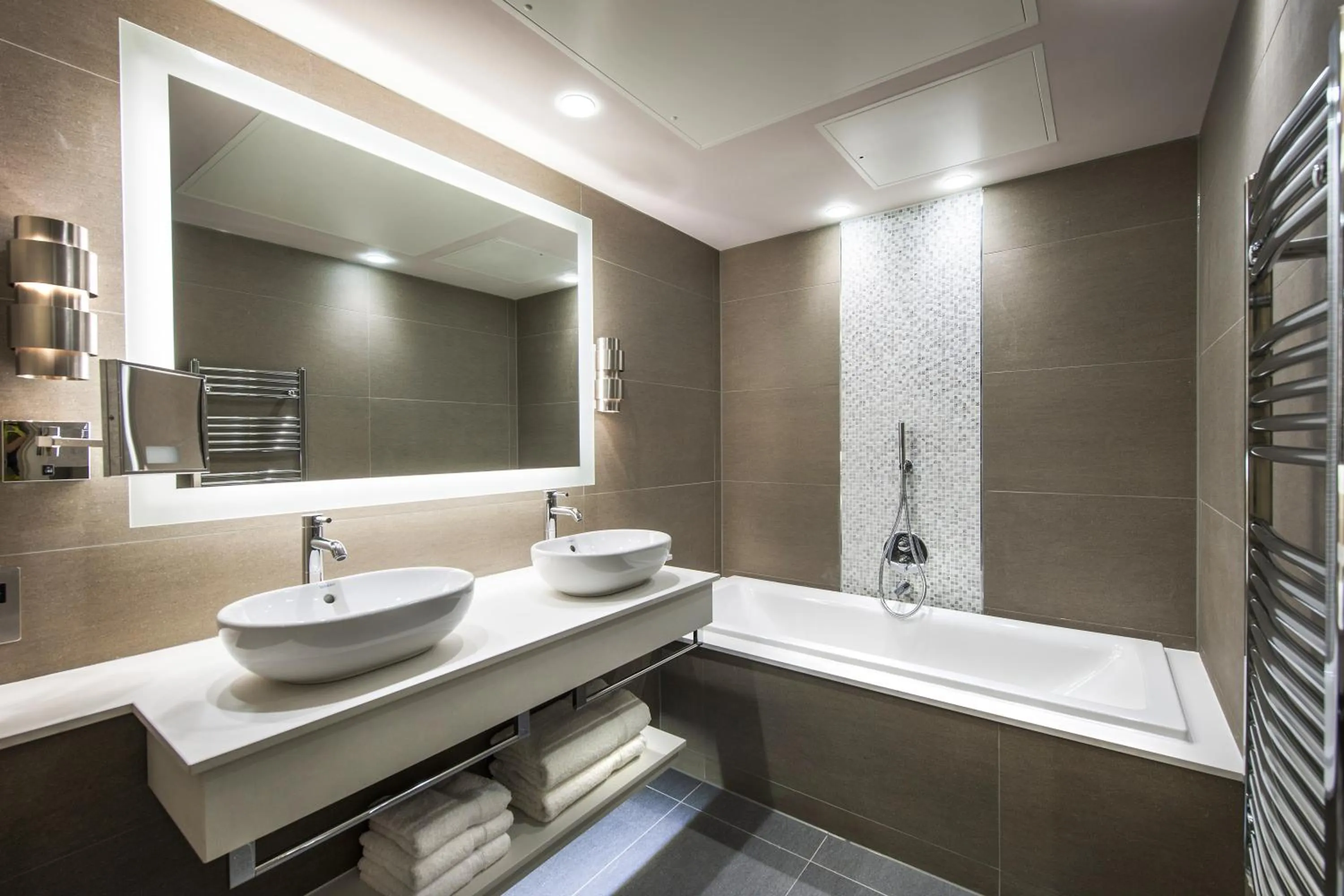 Shower in Genting Hotel & Spa at Resorts World Birmingham