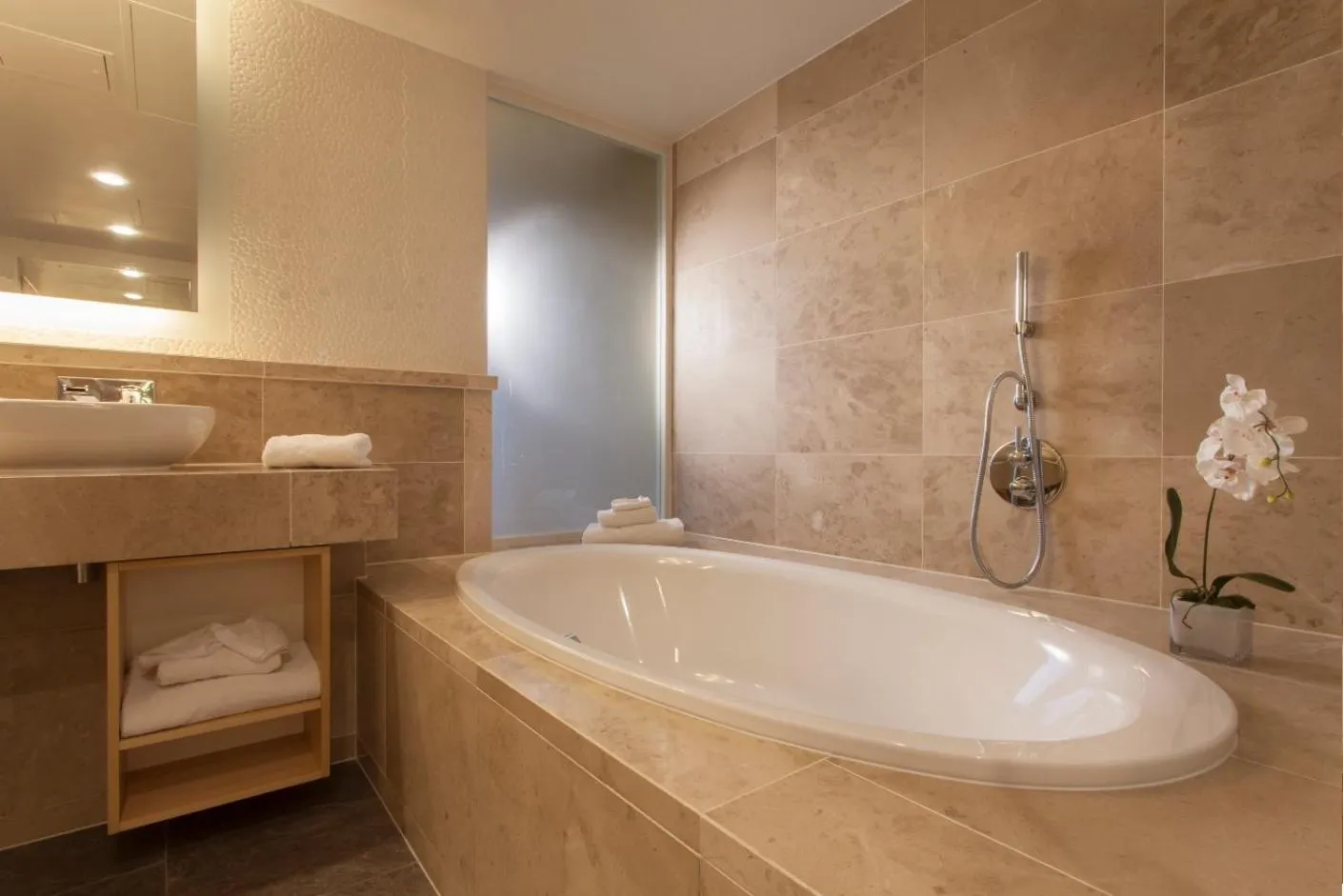 Bathroom in Genting Hotel & Spa at Resorts World Birmingham