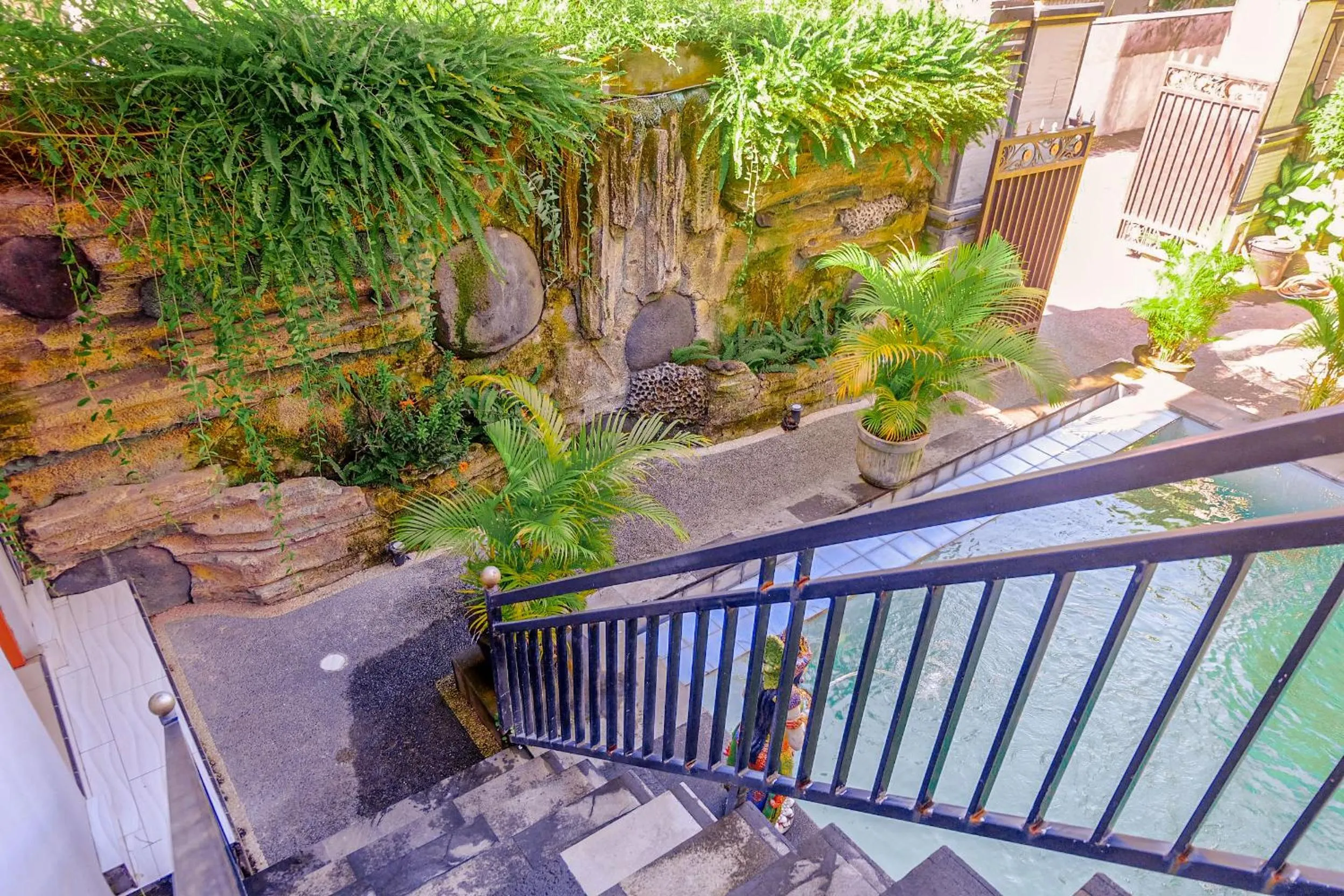 Facade/entrance in Adi Homestay