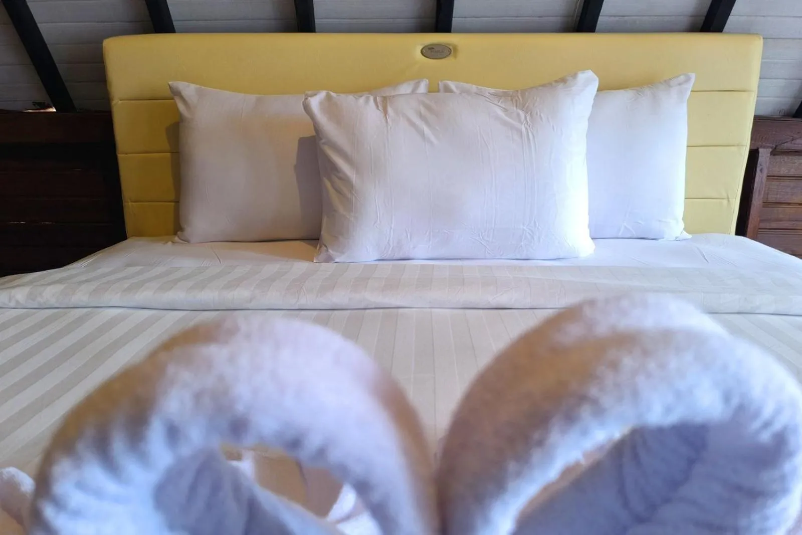 Bedroom, Bed in Cool Breeze 2
