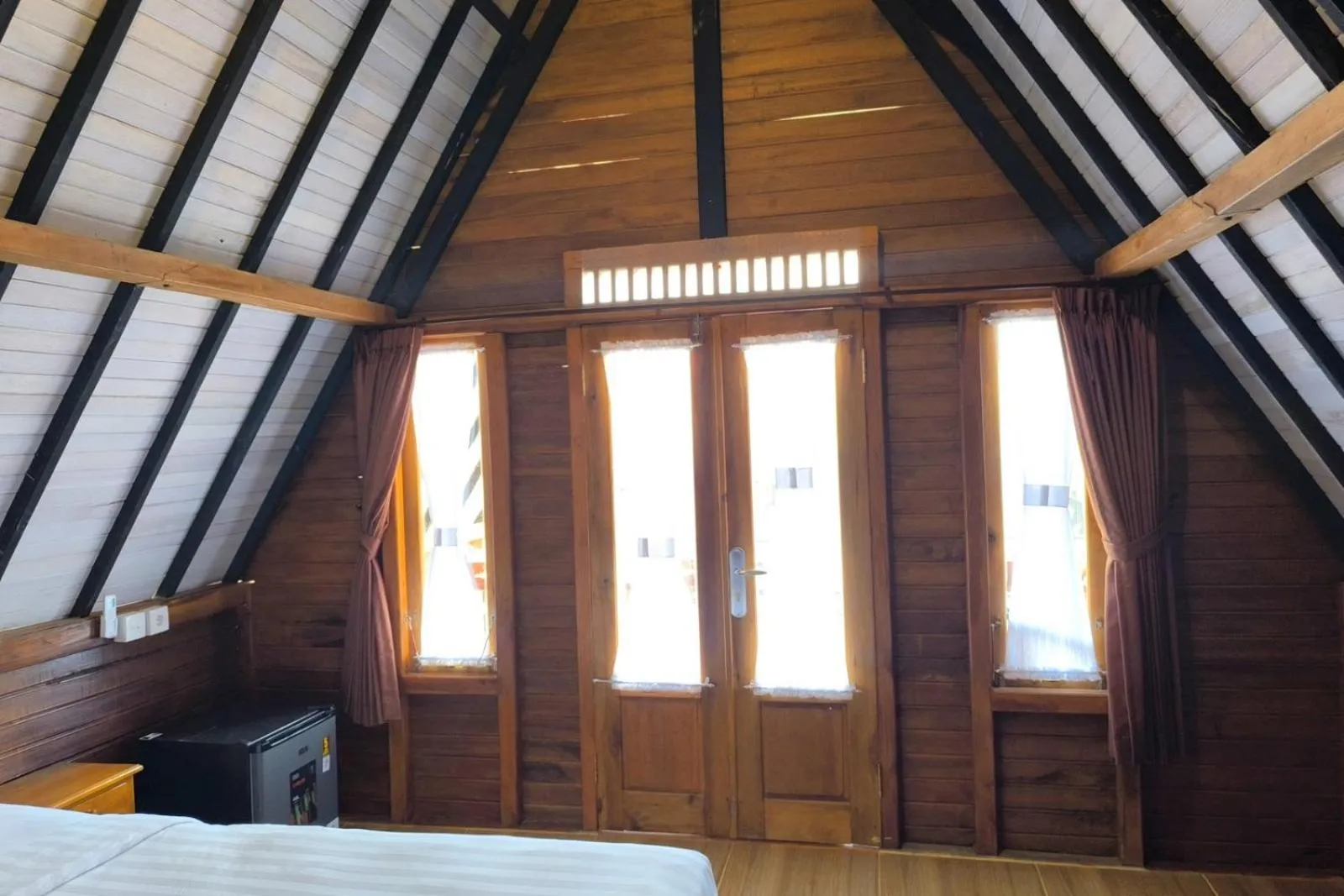 Bed in Cool Breeze 2