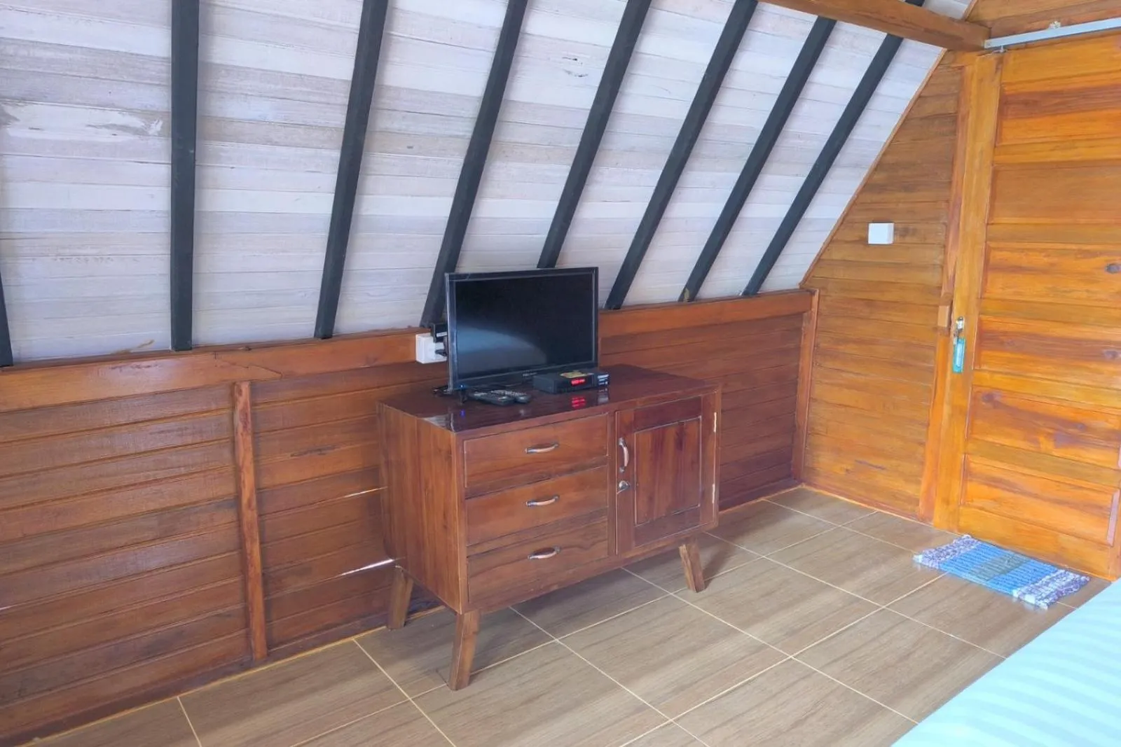TV and multimedia in Cool Breeze 2