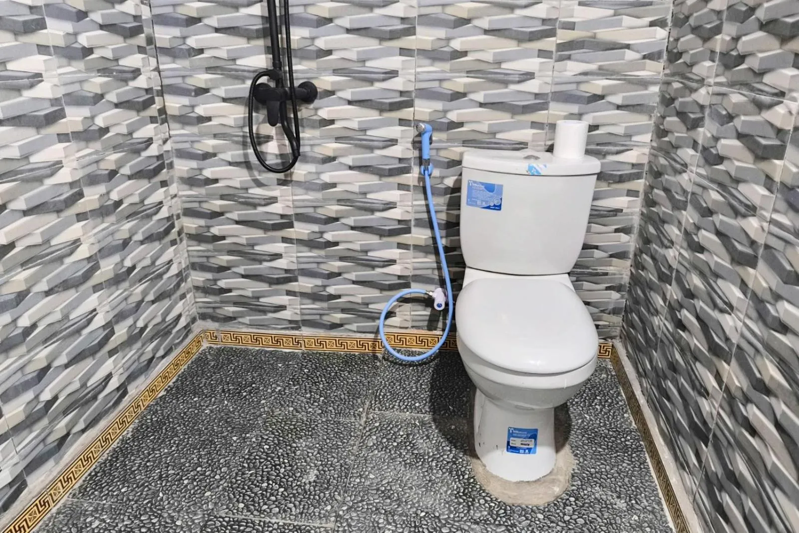 Toilet in Cool Breeze 2