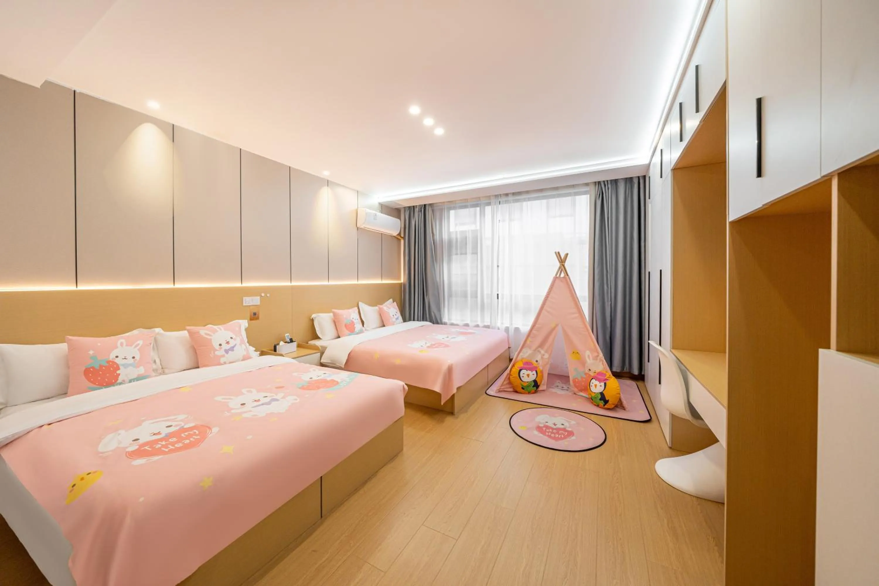 Bed in Shanghai Chuxin Qicheng Hotel Shanghai International Tourism Resort