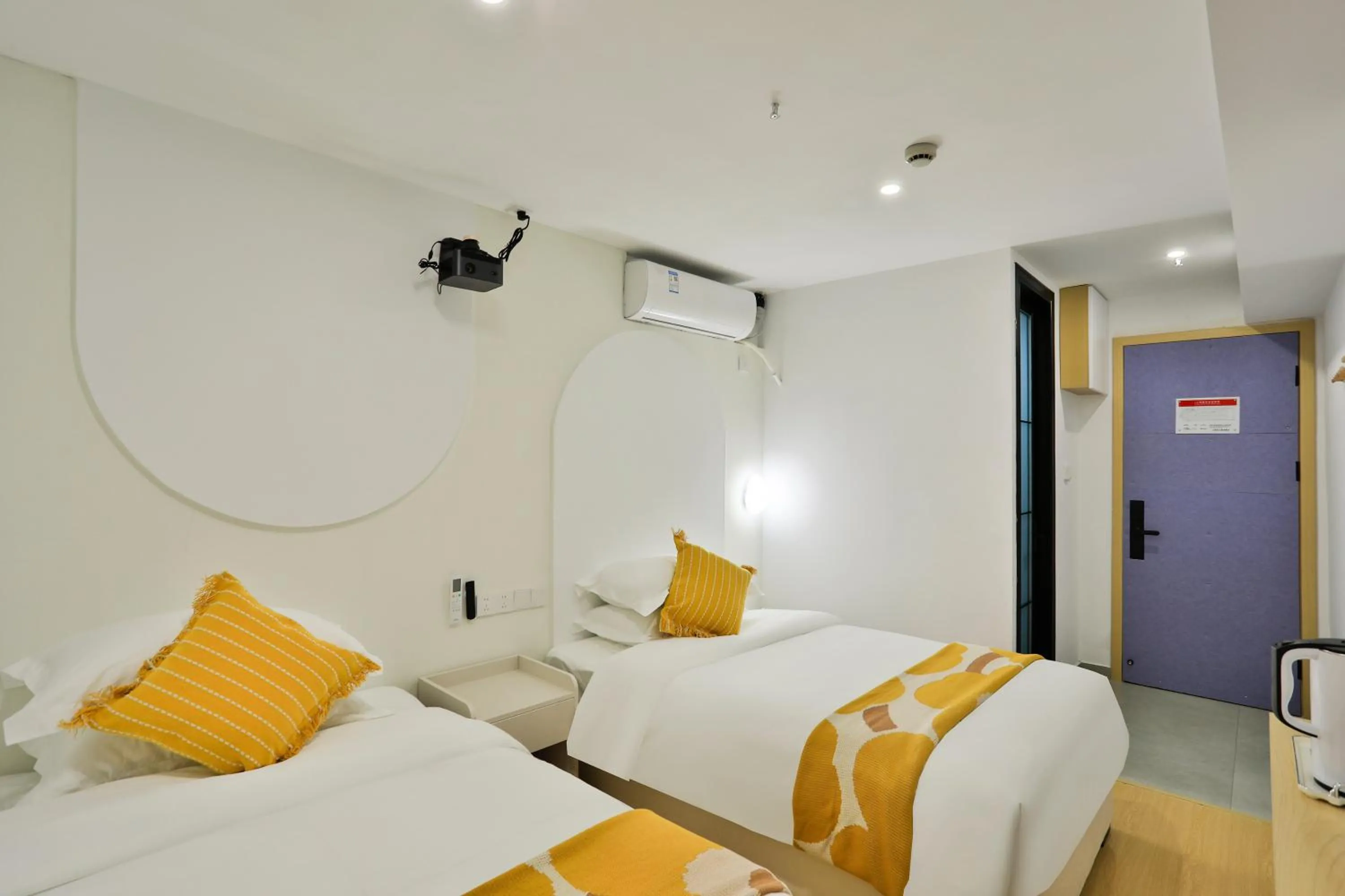 Bed in Shanghai Chuxin Qicheng Hotel Shanghai International Tourism Resort