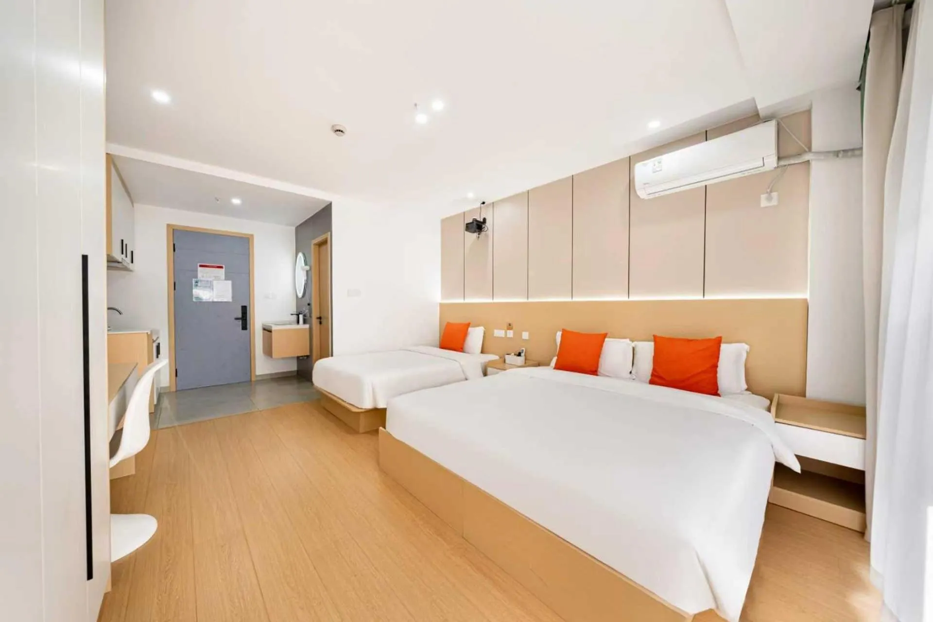 Bed in Shanghai Chuxin Qicheng Hotel Shanghai International Tourism Resort