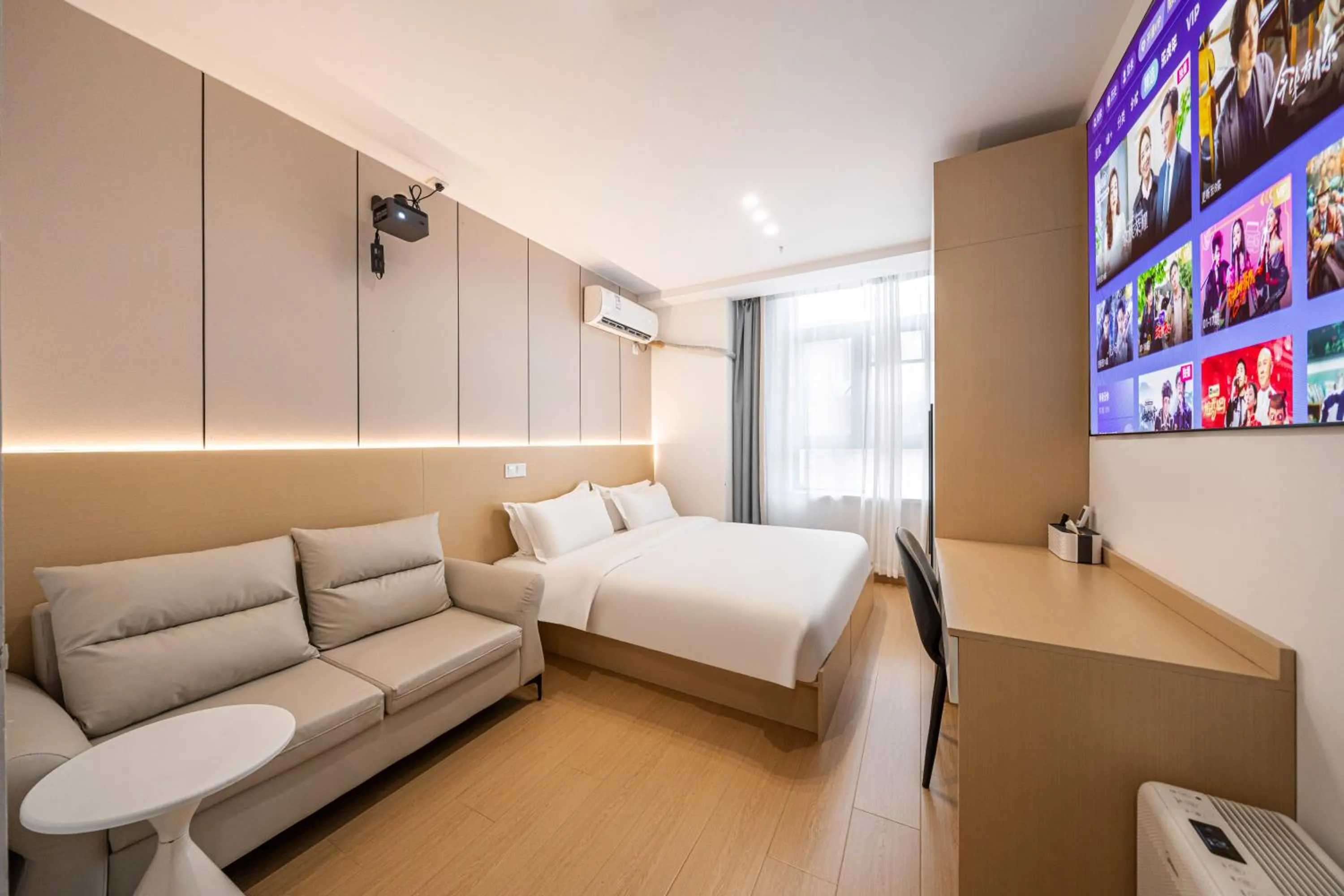 Queen Room in Shanghai Chuxin Qicheng Hotel Shanghai International Tourism Resort