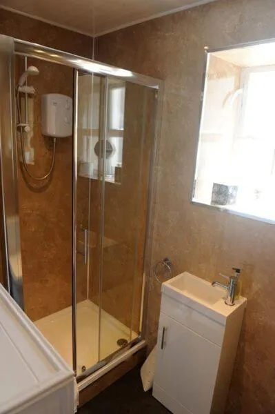 Bathroom in Ty Helyg Guest House