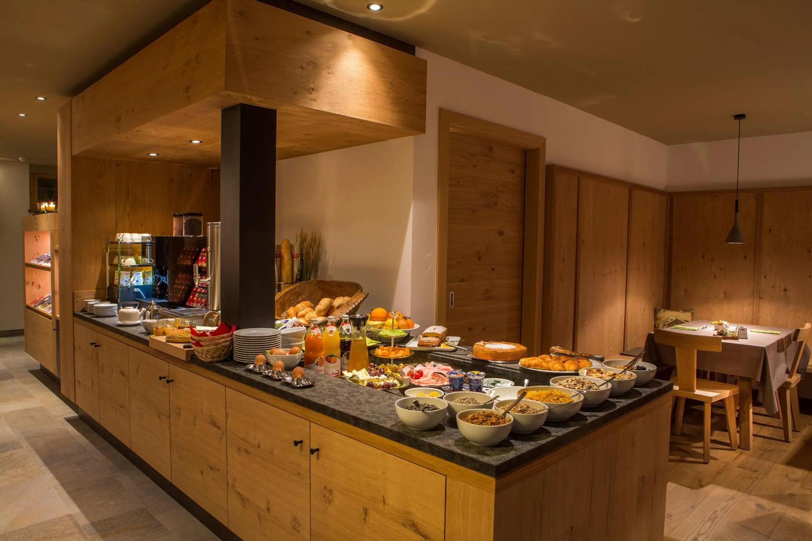 Buffet breakfast in Mölgg Dolomites Residence
