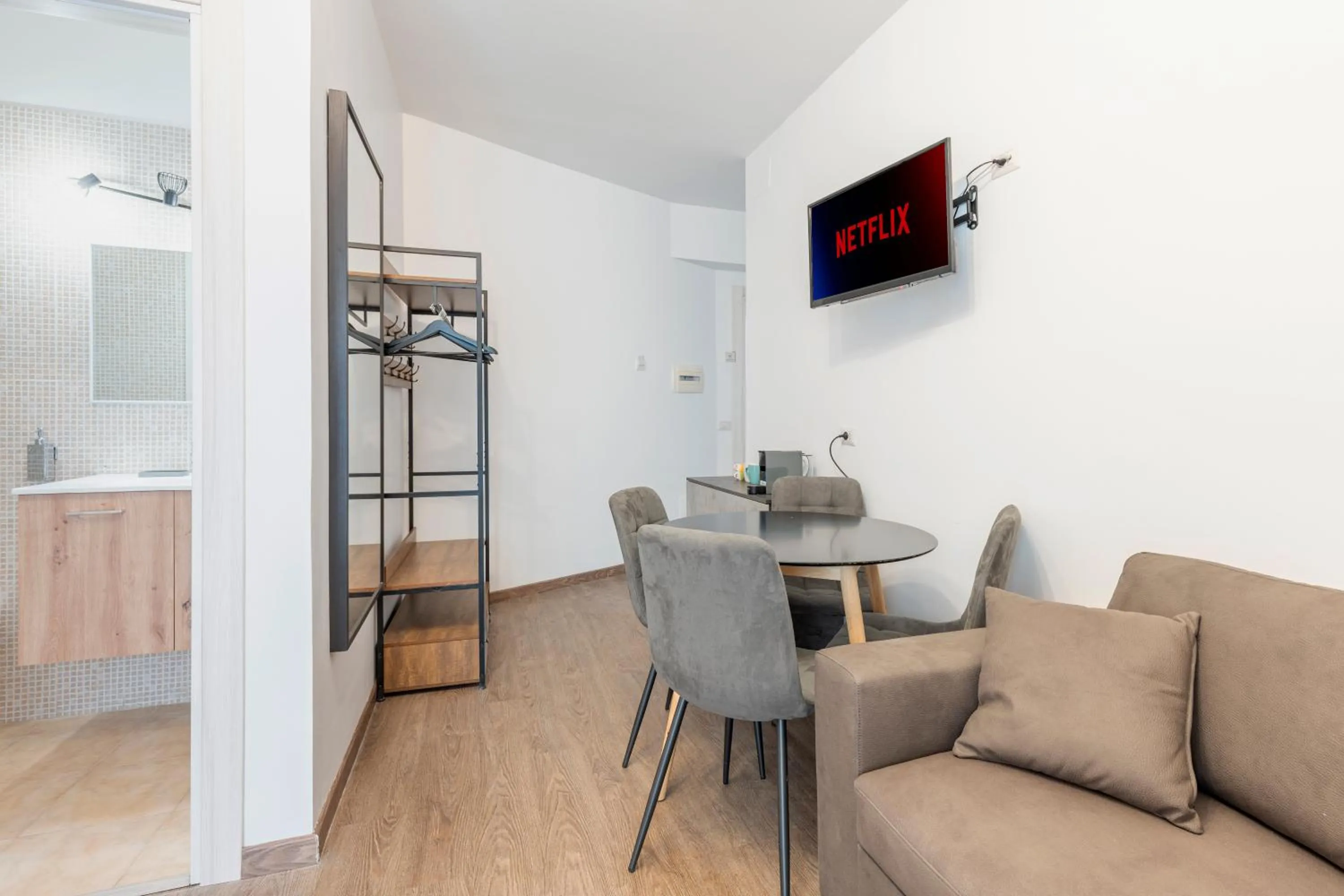 Photo of the whole room in Bnb Drive In