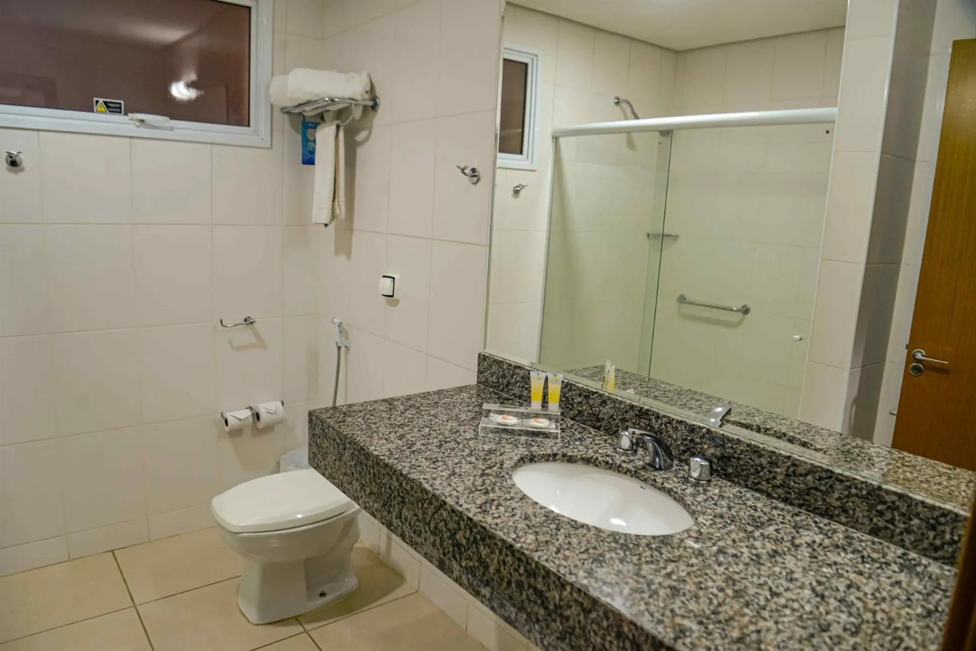 Bathroom in Comfort Hotel Bauru