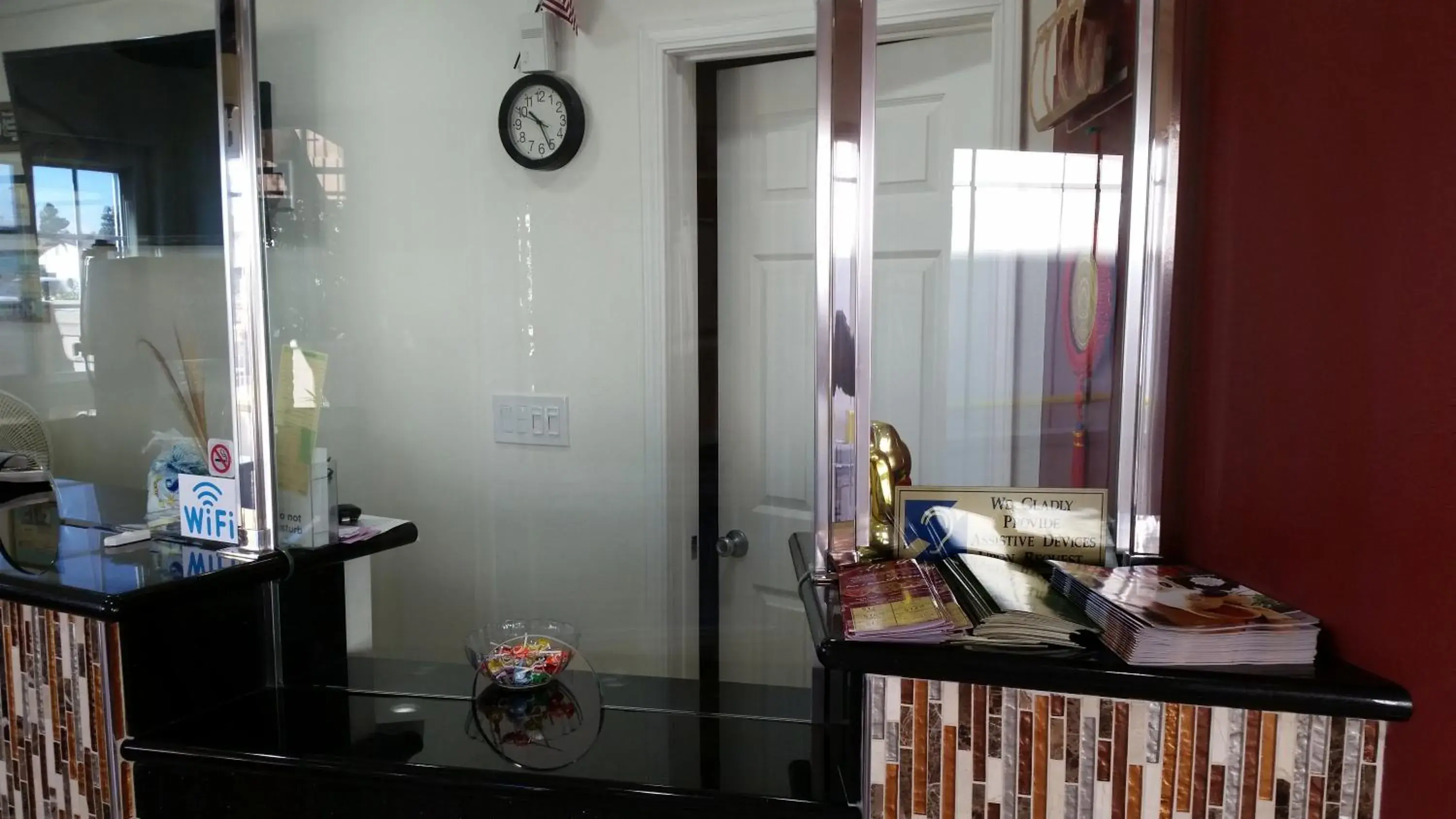 Lobby or reception in Kona Inn Motel Anaheim Lobby or reception in Kona Inn Motel Anaheim