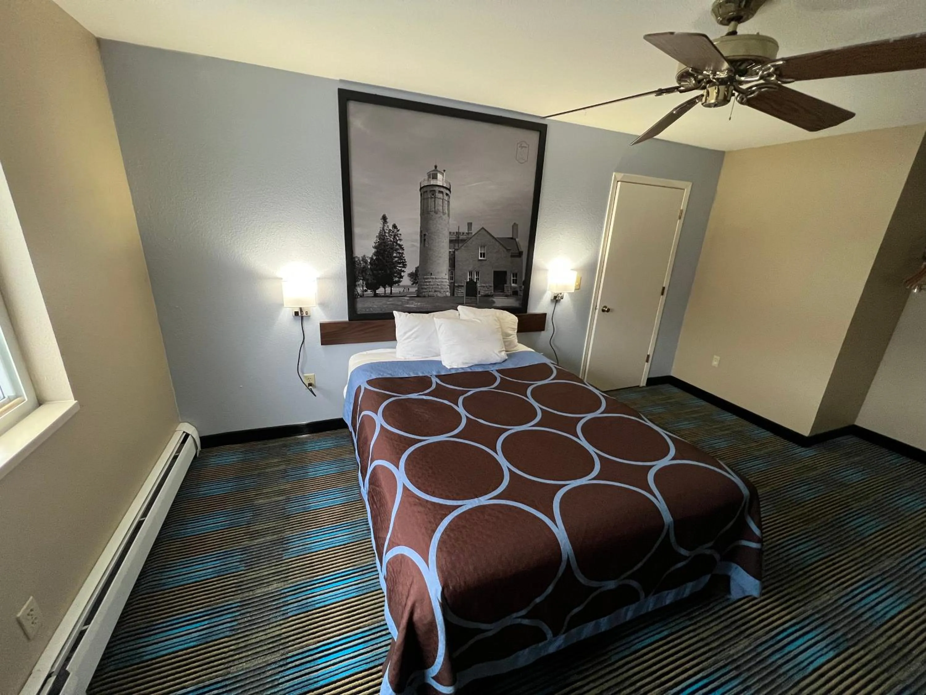 Bed in Super 8 by Wyndham Escanaba